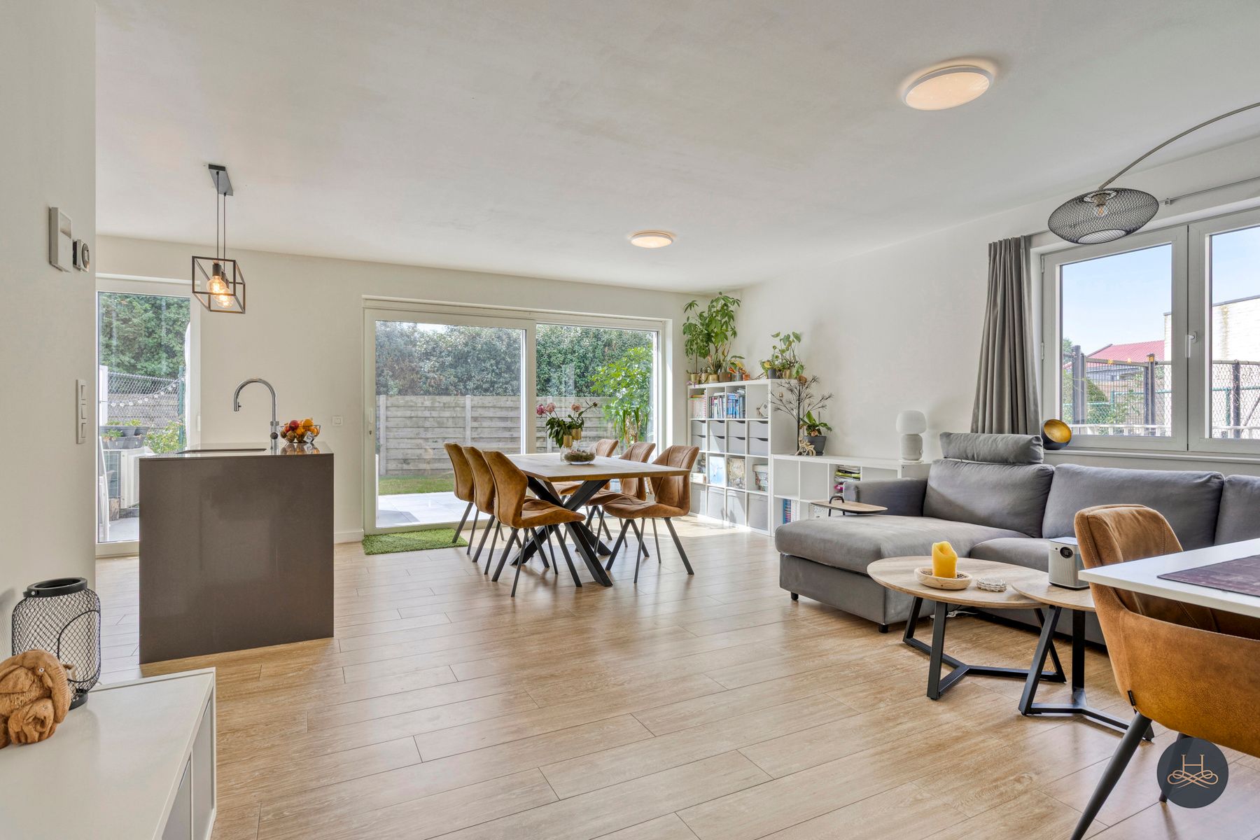 Modern gelijkvloersappartement met leuke tuin foto 3