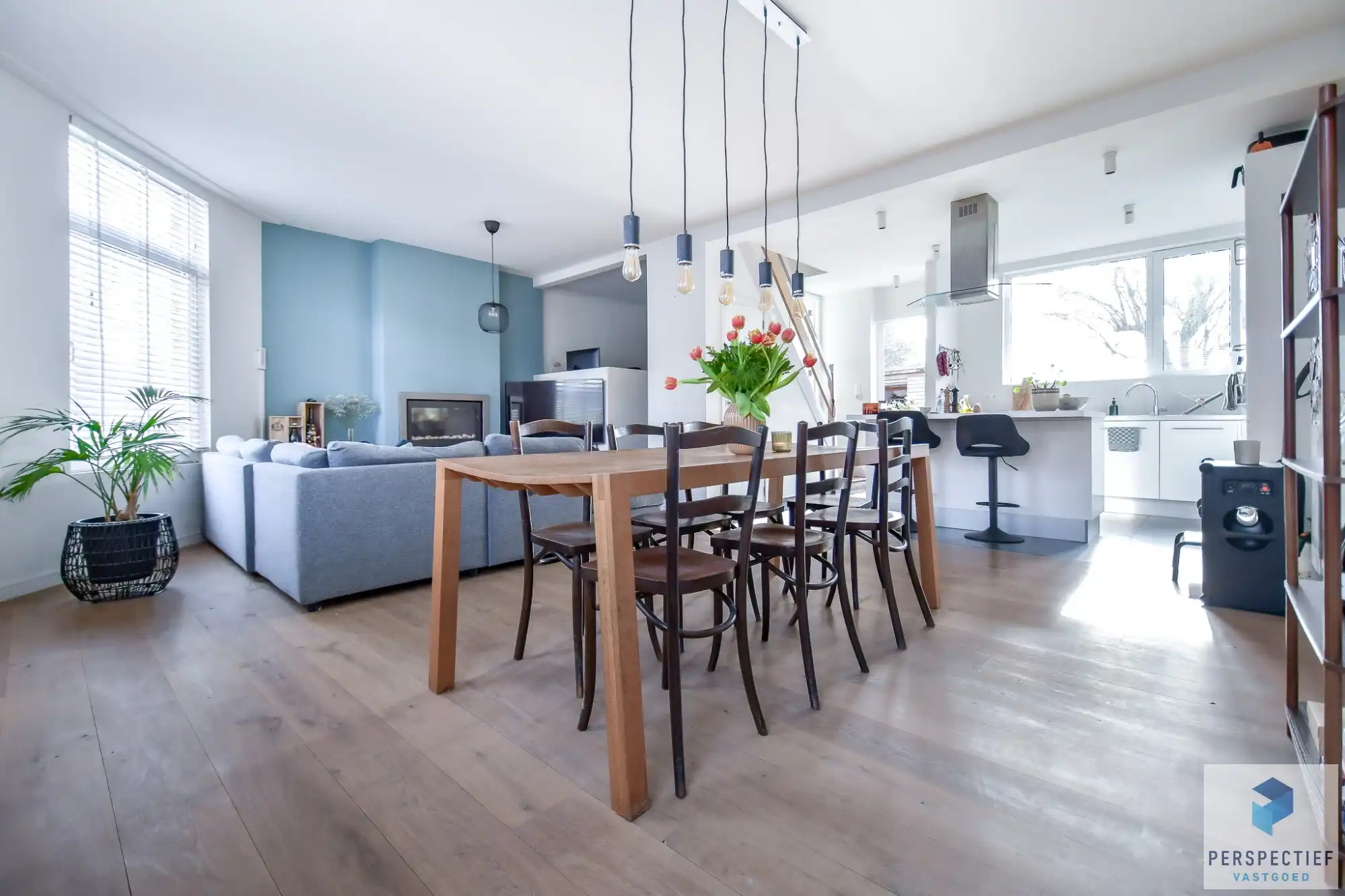 BEZOEKMOMENT VRIJDAG 20/03 VAN 15U TOT 17U |&nbsp;VERRASSEND RUIME CHARMANTE WONING met ZONGERICHTE GEZELIIGE TUIN foto 7