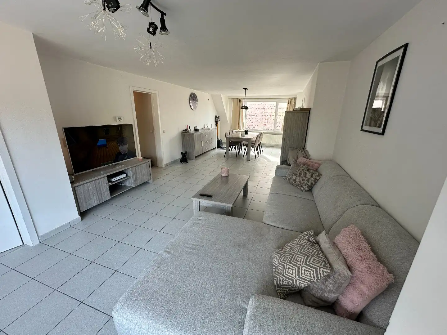 Lichtrijk 1-slpk appartement met zonnig terras, hartje Torhout foto 2