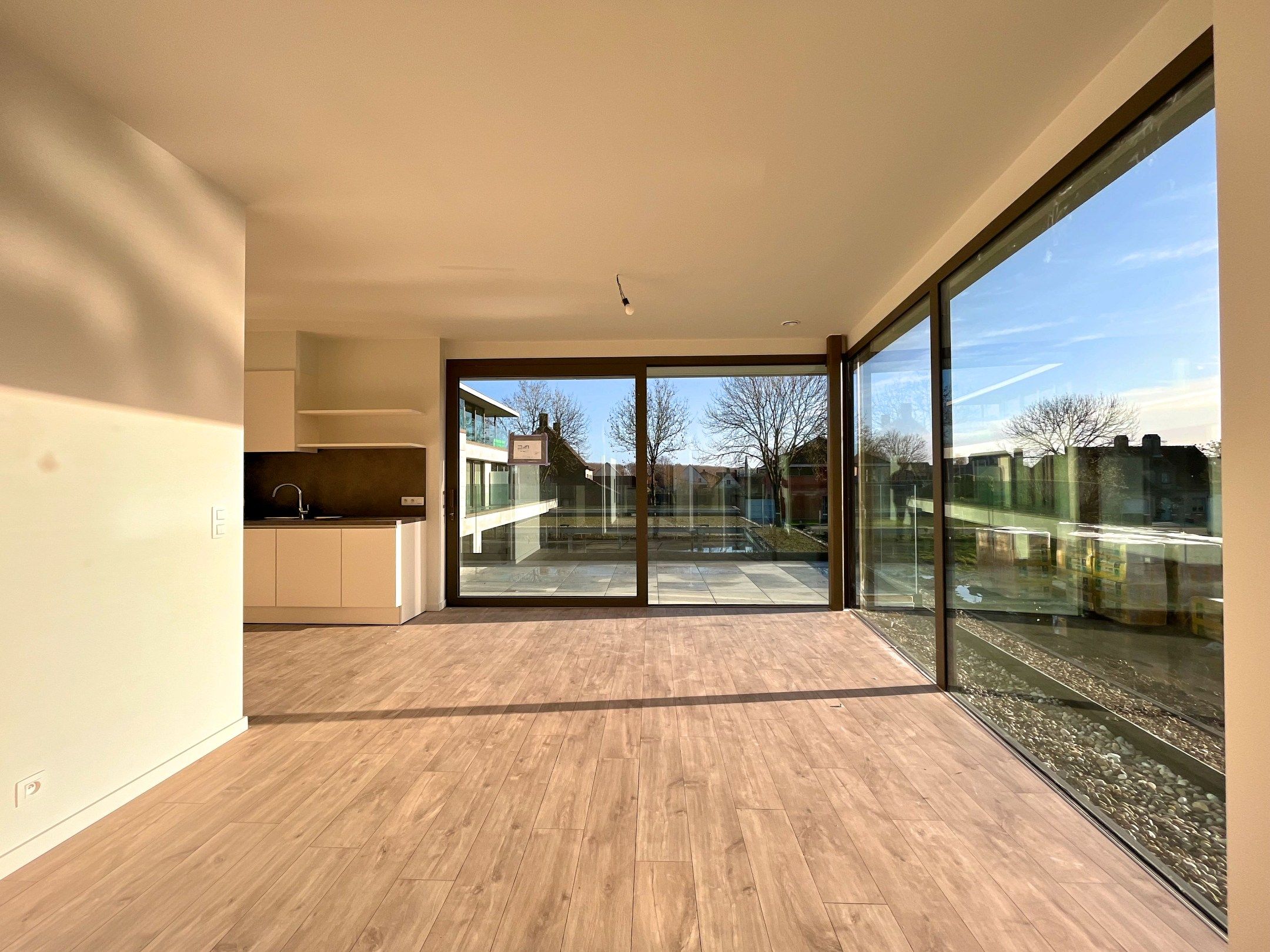 Recent appartement met zonnig terras te Moerkerke foto 3