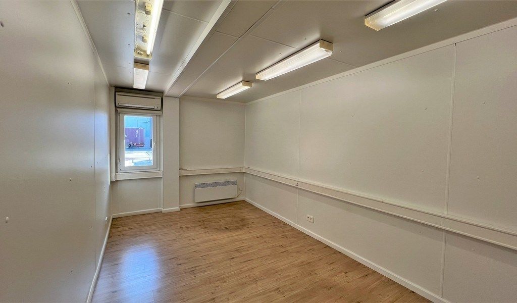 Magazijn te huur vlakbij afrit E17 te Sint-Niklaas foto 17