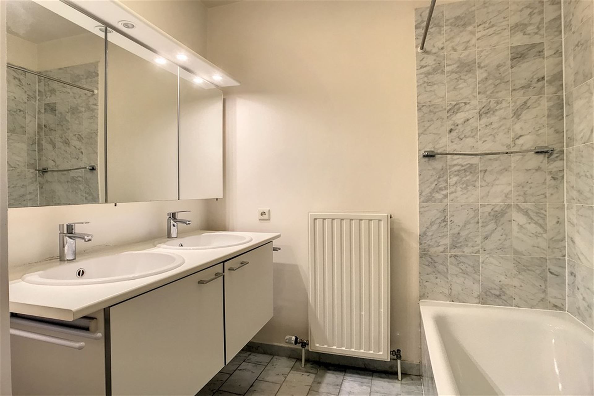 Gezellig appartement te Evere foto 9