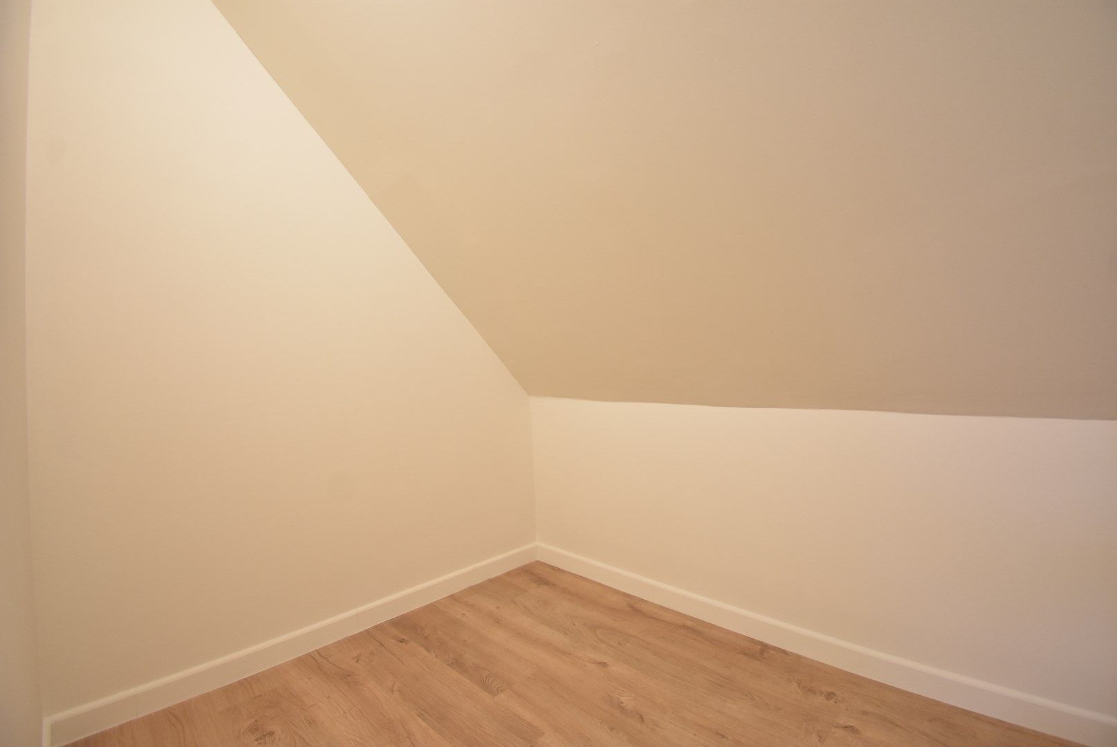 Gerenoveerde en smaakvol afgewerkte woning te Hoeselt  foto 25