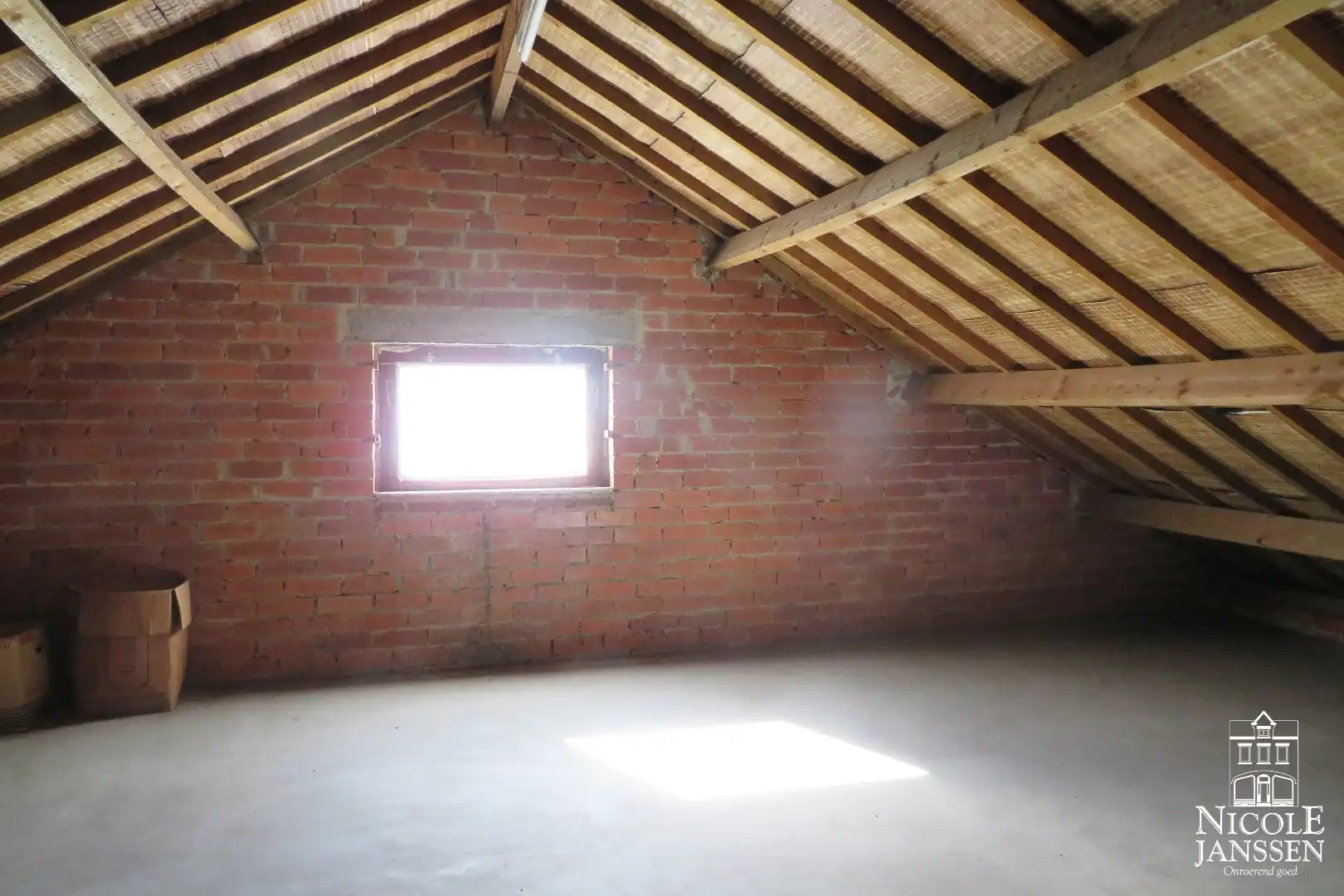 Gelijkvloerse verzorgde woning nabij het centrum van Maaseik foto 15