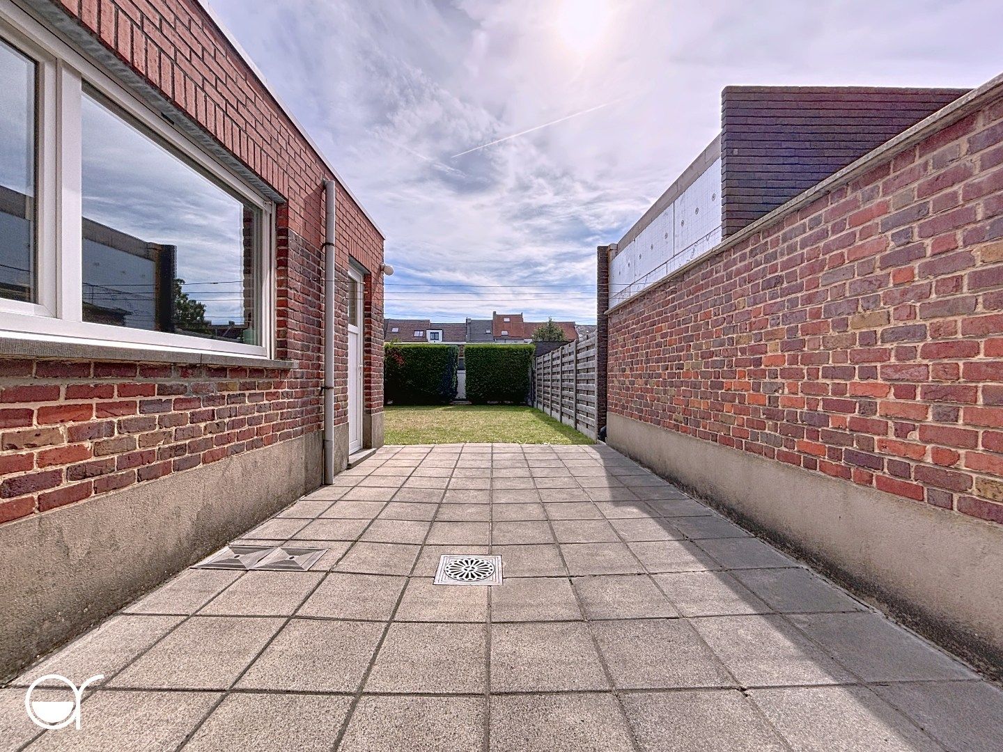 Ruime woning met zuidgerichte tuin, garage, kelder en zolder in hartje Gentbrugge foto 11