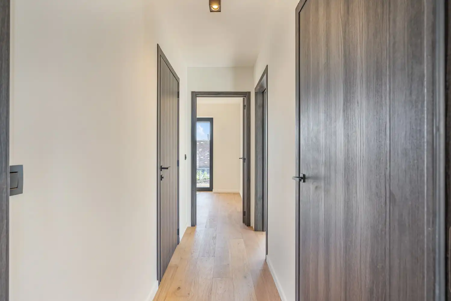 Instapklare nieuwbouw rijwoning met 3 slaapkamers en terras! foto 10