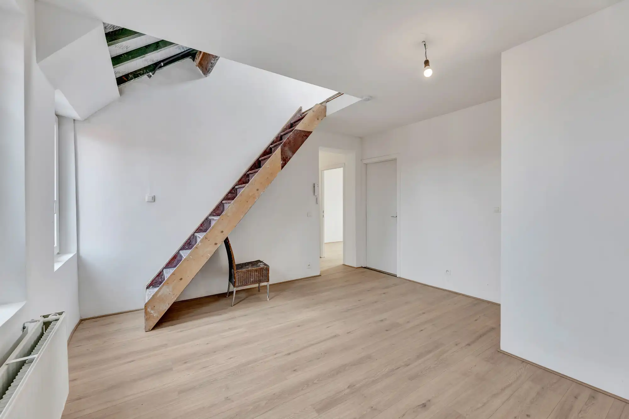 Gerenoveerd handelshuis op strategische locatie te Dilbeek! foto 21