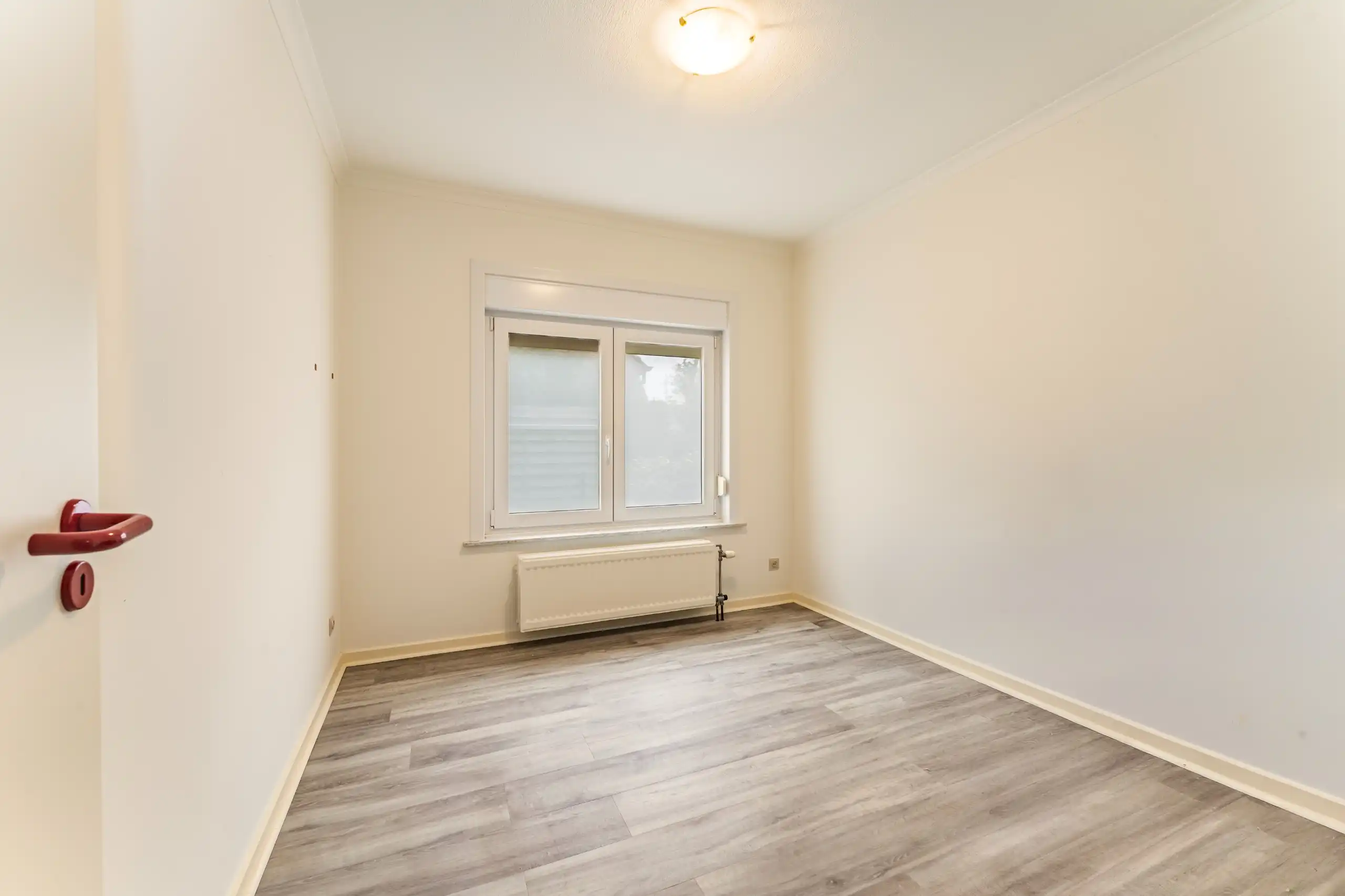 Verzorgde bungalow op 585 m2 met 3 slaapkamers en zonnige tuin nabij het centrum foto 16