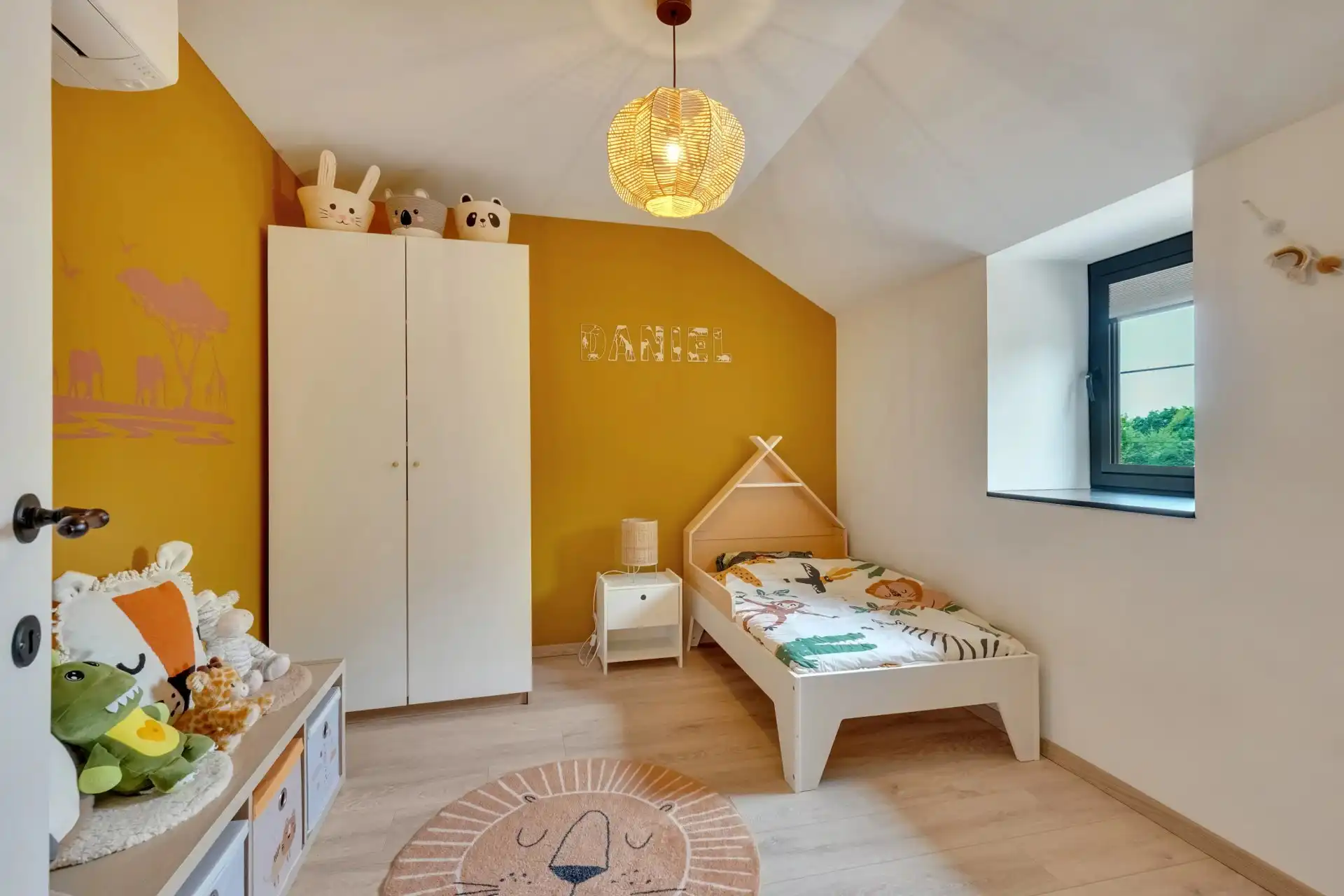 Gerenoveerde gezinswoning met 3 ruime slaapkamers foto 20