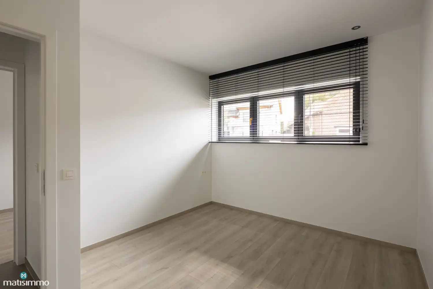 RECENT APPARTEMENT VOORZIEN VAN ALLE COMFORT MET TWEE SLAAPKAMERS TE MOPERTINGEN foto 11