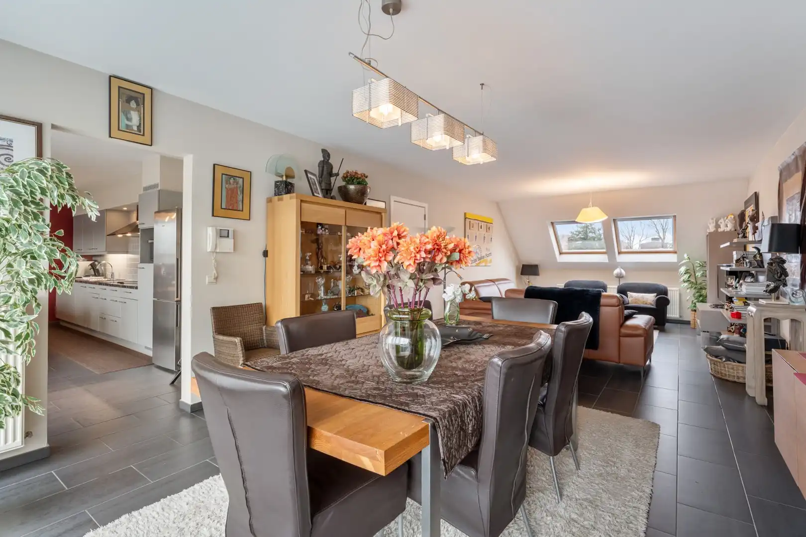 Appartement met 3 of 4 slaapkamers nabij het centrum. foto 8