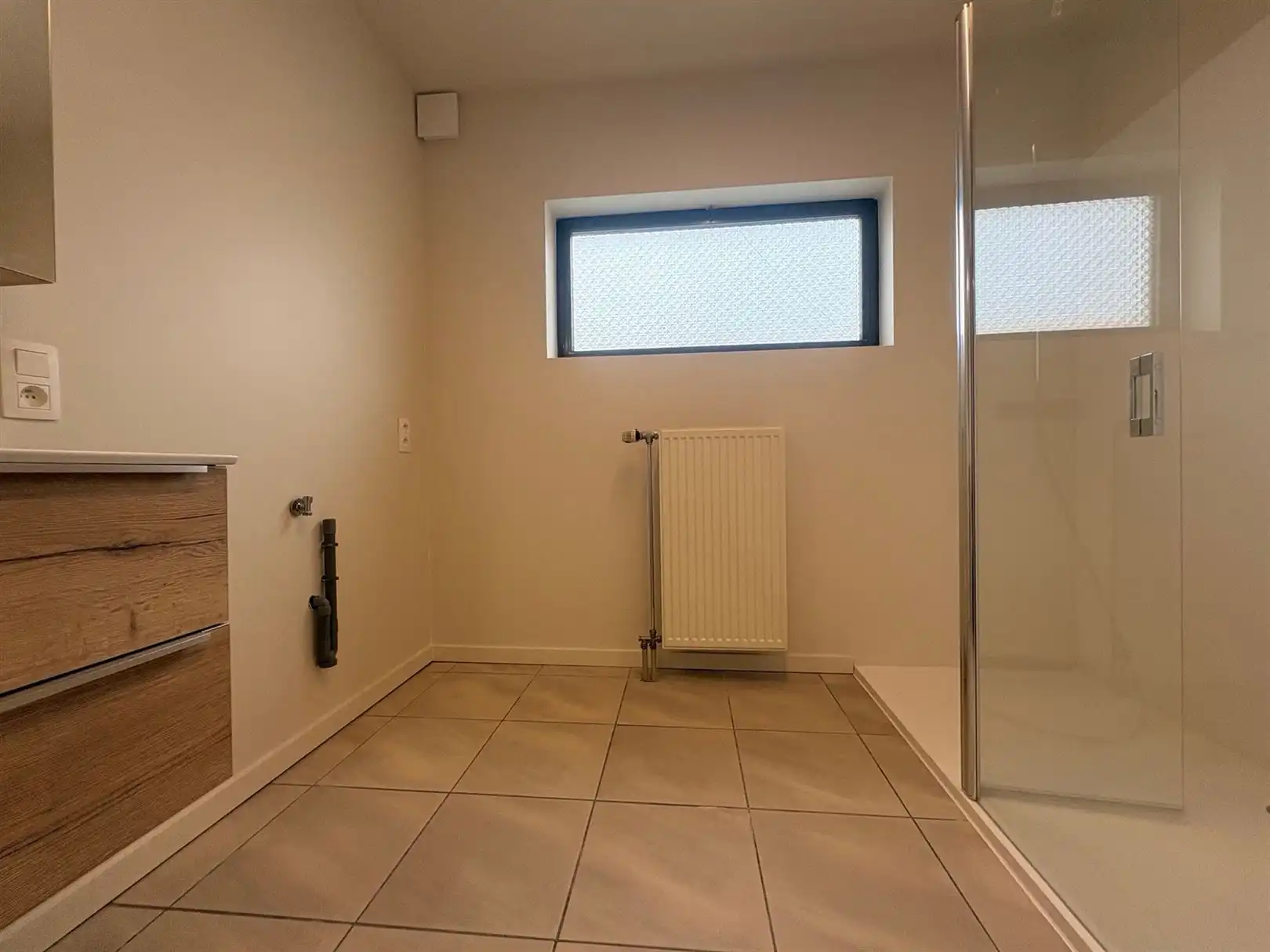 Instapklaar volledig gerenoveerd appartement met garage.  foto 17