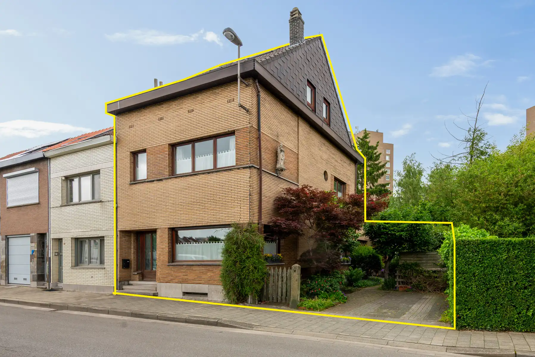 Hoofdfoto van de publicatie: Ruime HOB met prachtige, volgroeide tuin 