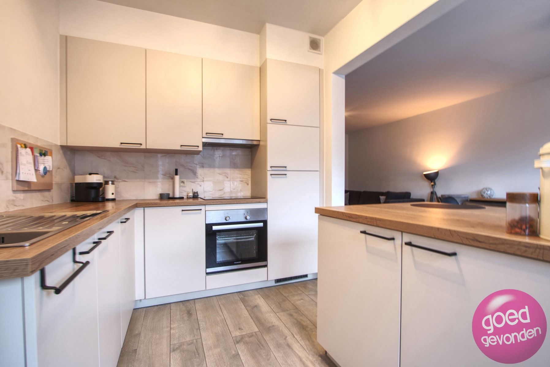 App 2 slk - lift - balkon - volledig vernieuwd - centraal foto 9