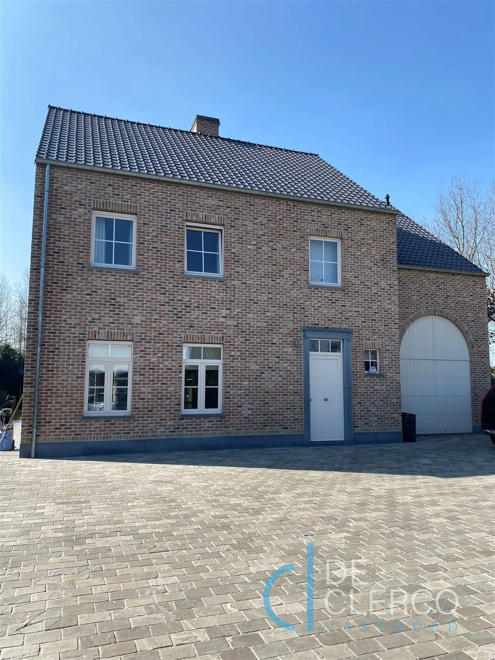 Prachtige villa in pastorijstijl te huur in Lochristi!  foto {{pictureIndex}}