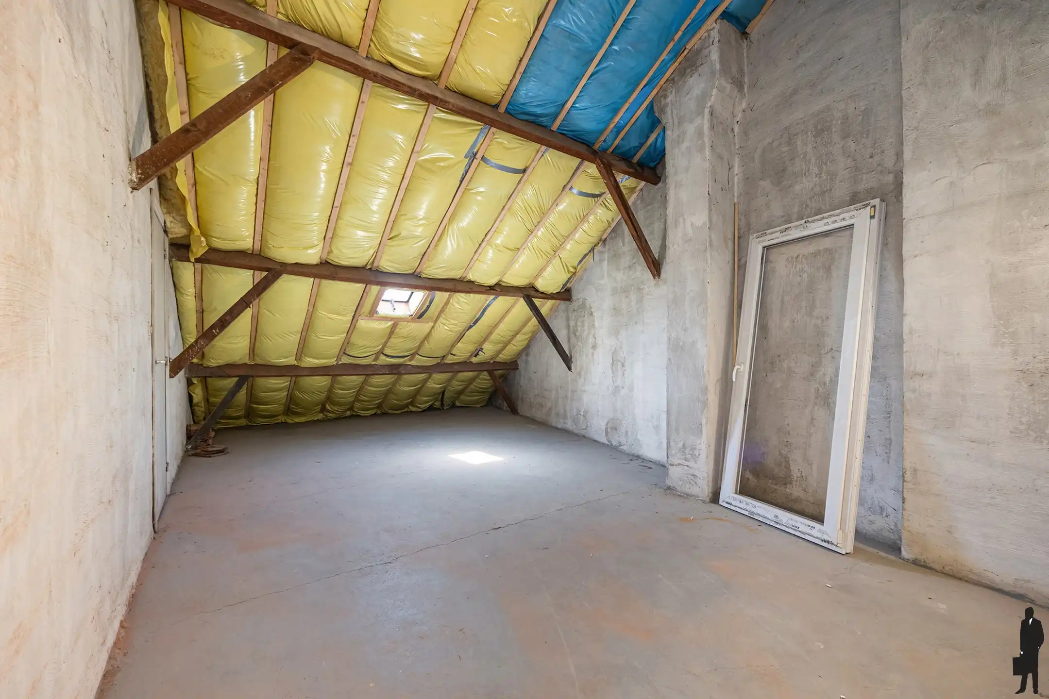 Gerenoveerd 1-slpkappartement met terras in hartje Beveren foto 12