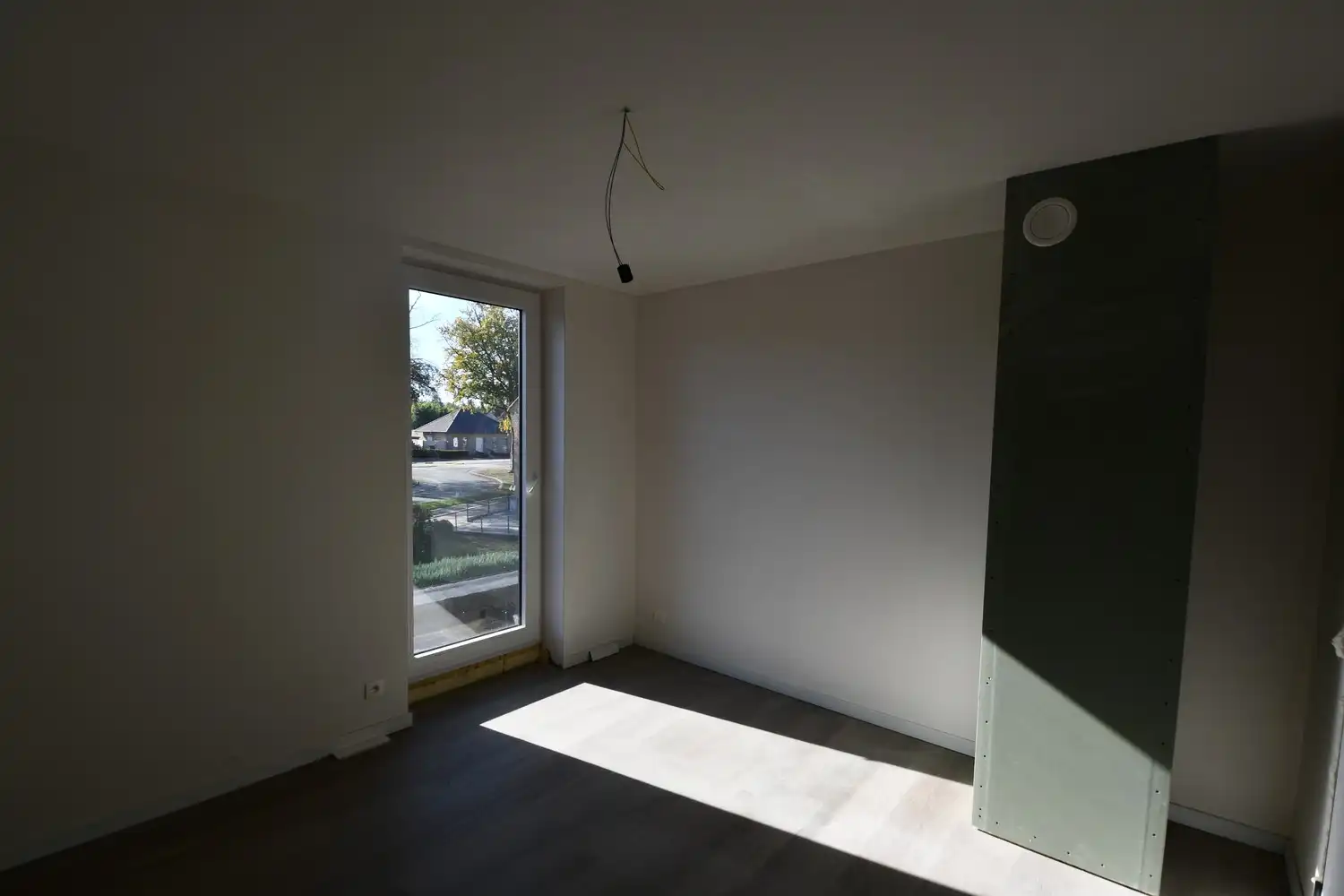 Prachtige halfopen bebouwing met modernistische architectuur foto 7
