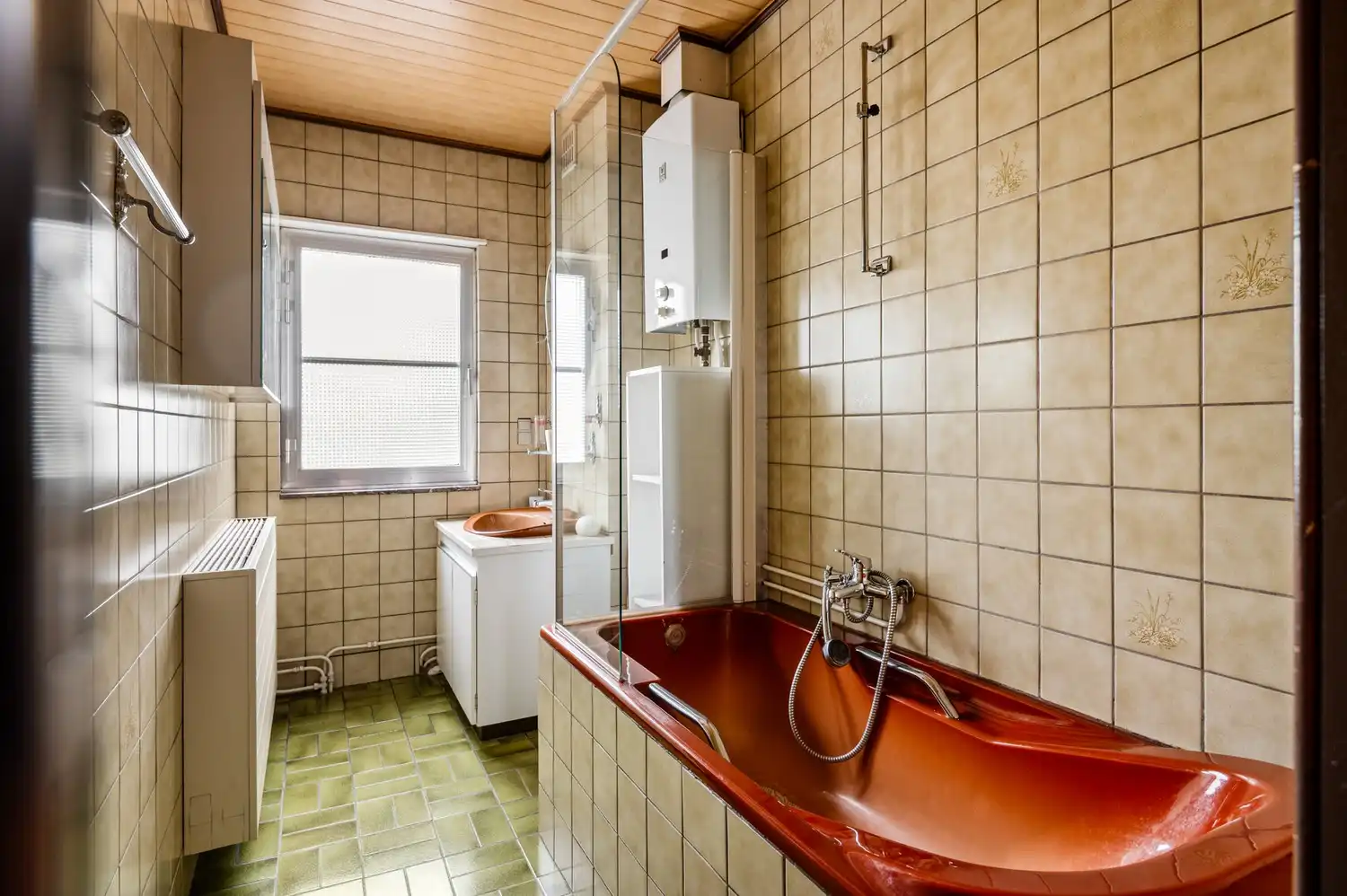 Charmante doch te renoveren woning met 2-3 slk, garage, tuin en veel potentieel vlakbij Rivierenhof! foto 16