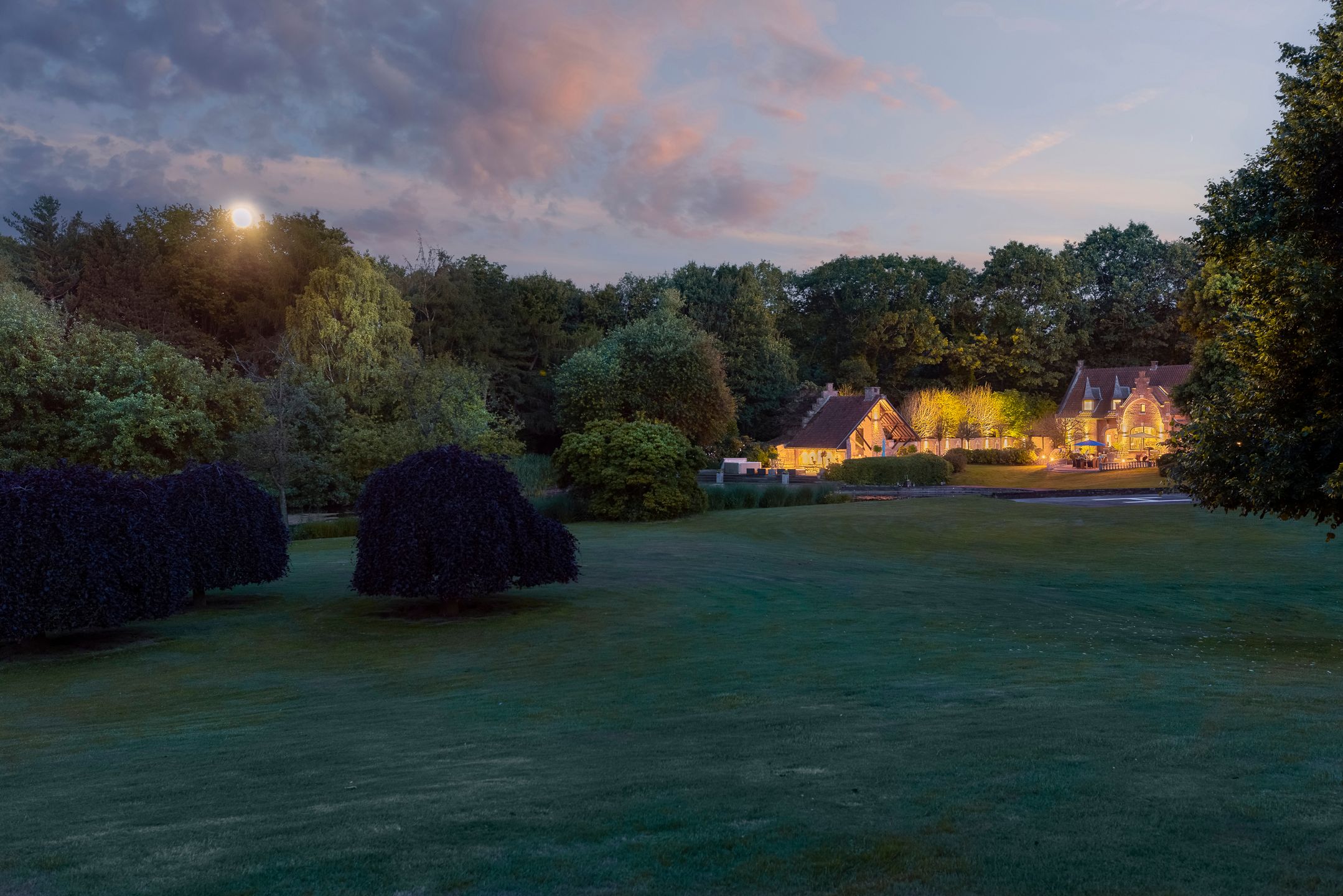 Kasteelhoeve op een landdomein van ca 6ha. foto 15