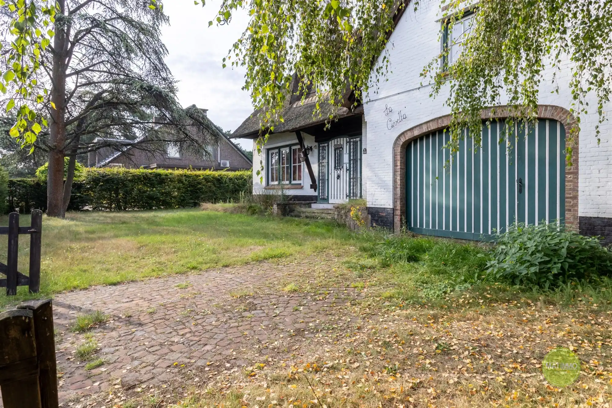 Karaktervolle woning met op royaal perceel in Mol foto 16