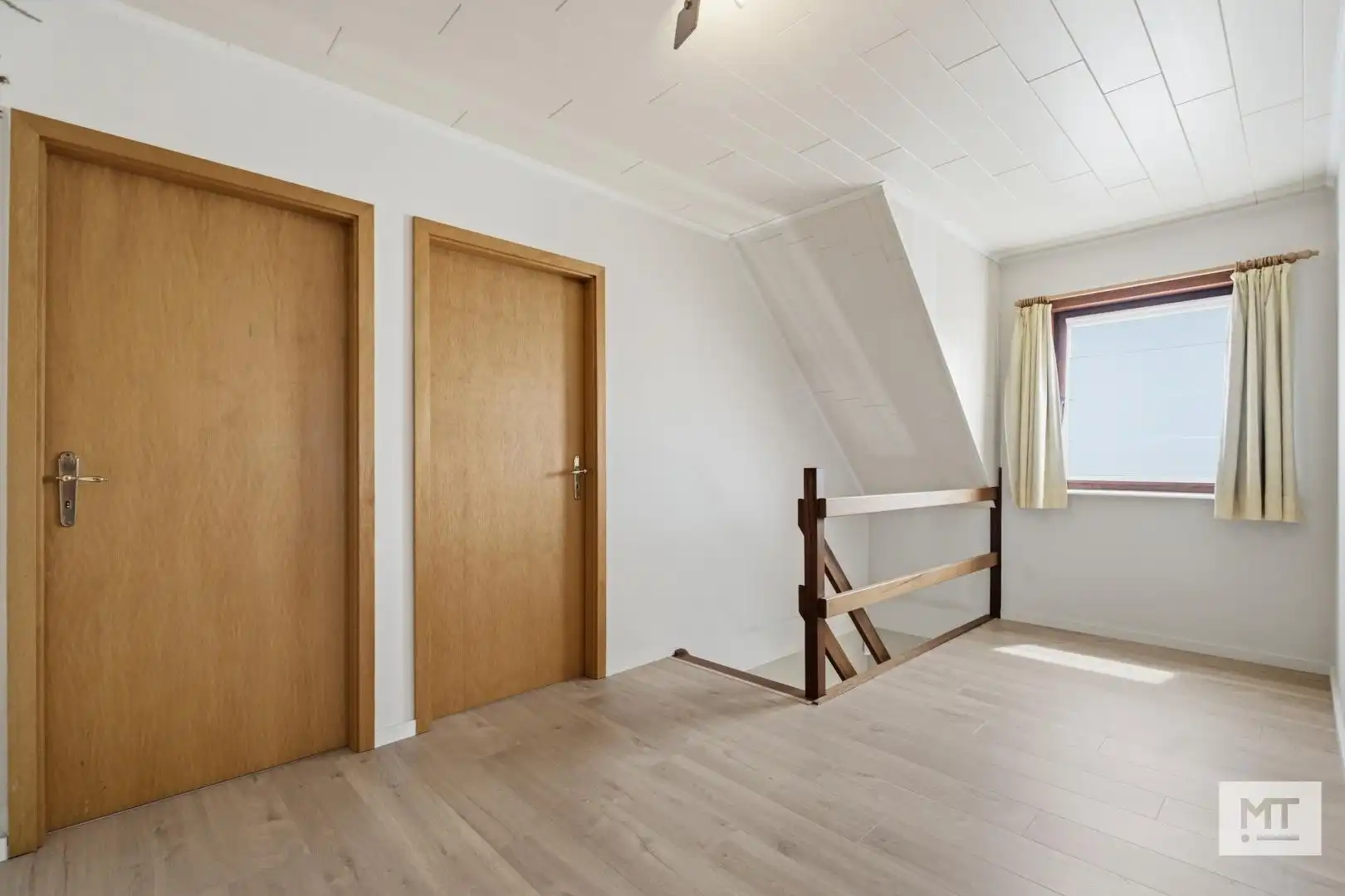 Alleenstaande woning met 4 slaapkamers, zonnige tuin en garage op de Molenhoek foto 9