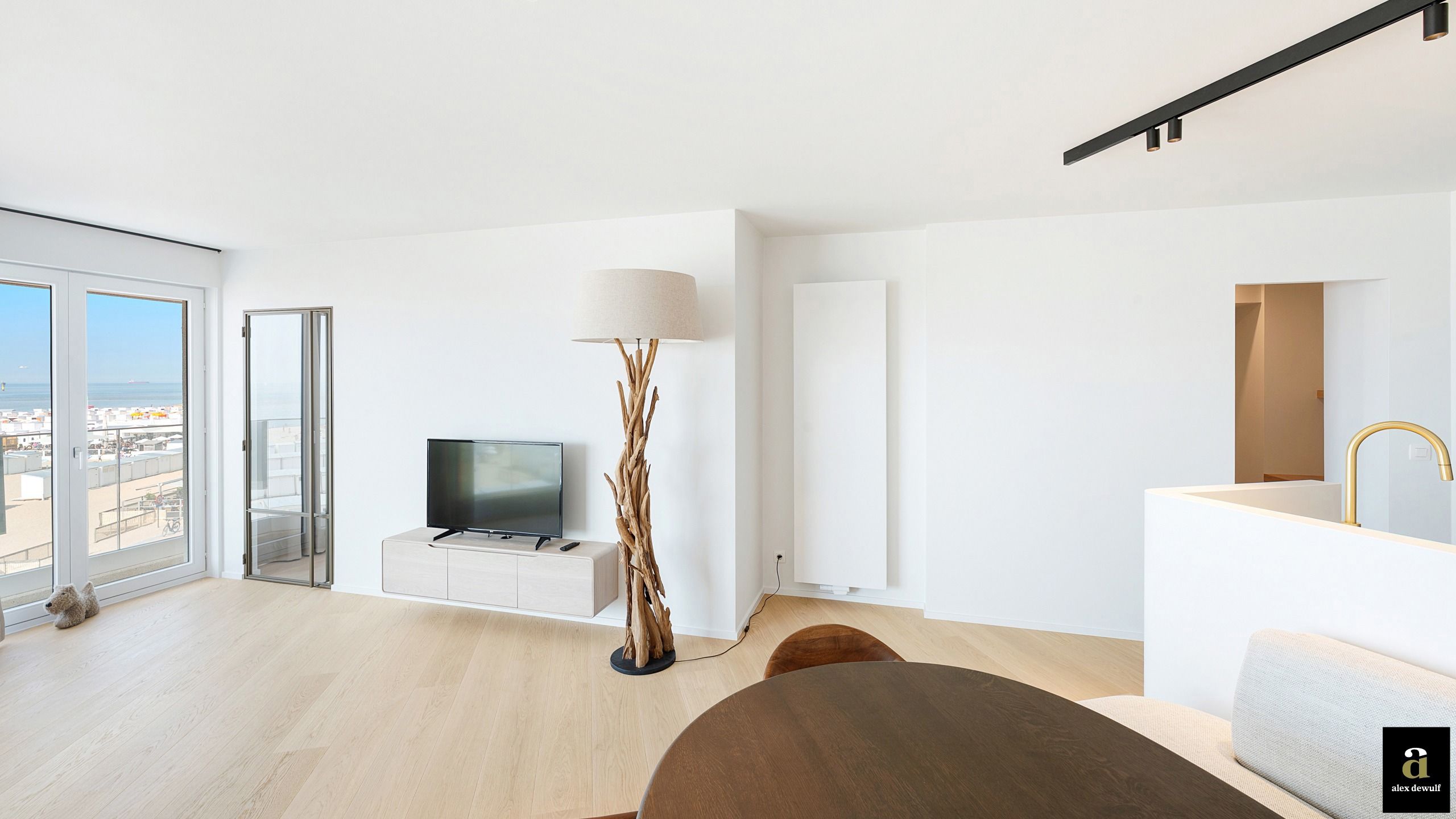 Instapklaar appartement op de Zeedijk in een mooi hoekgebouw foto 5
