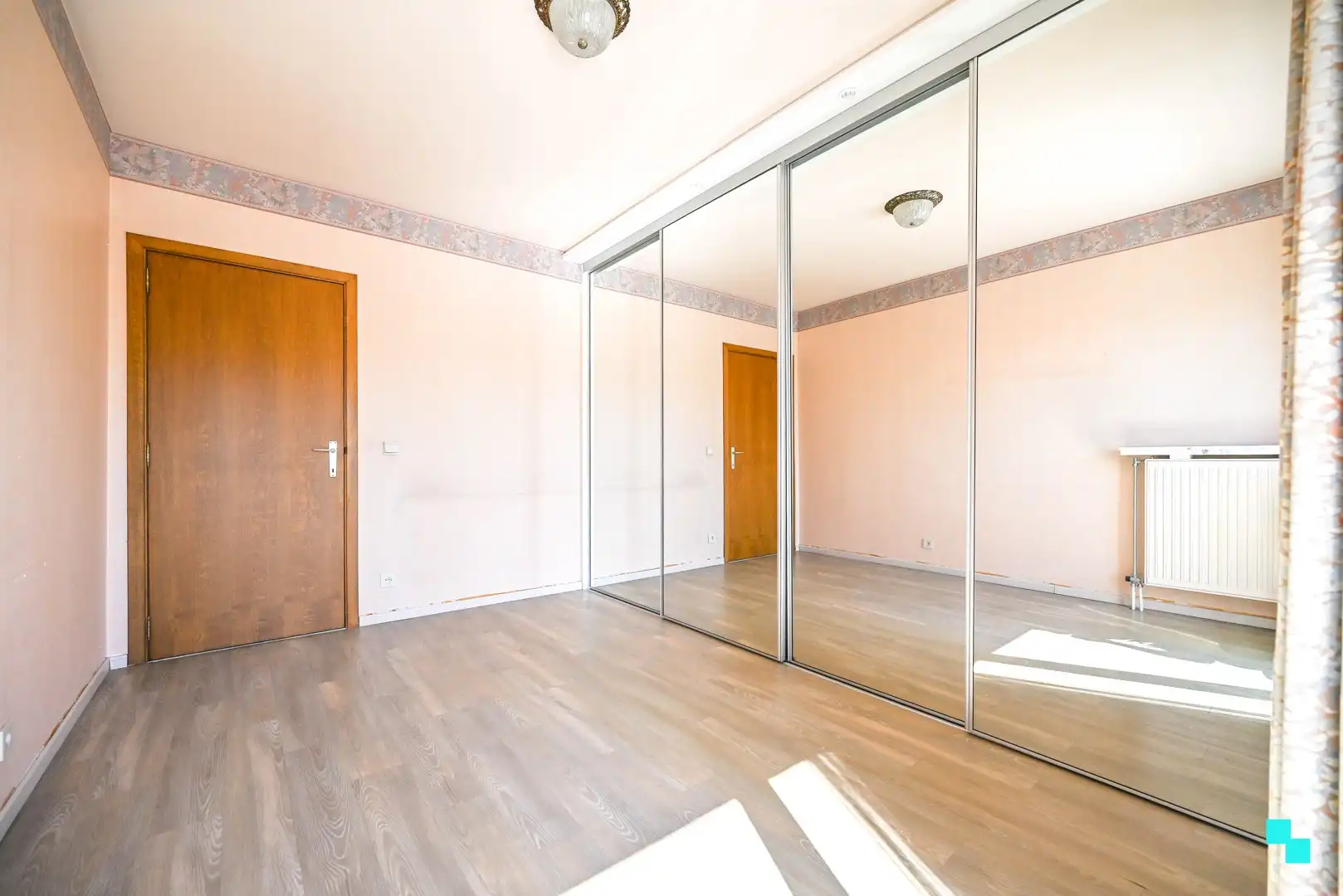 Op te frissen appartement in Oostrozebeke foto 11