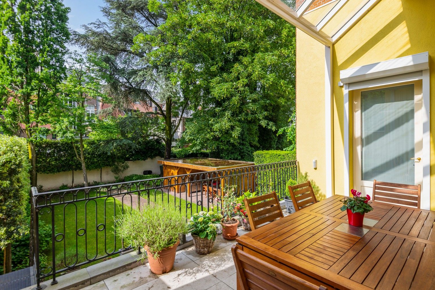 Eclectisch herenhuis met binnenzwembad in het centrum van Antwerpen foto 21