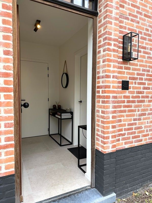 Prachtige, ruime nieuwbouwwoning gelegen in een rustig woonerf midden in het centrum van Zoersel foto 4