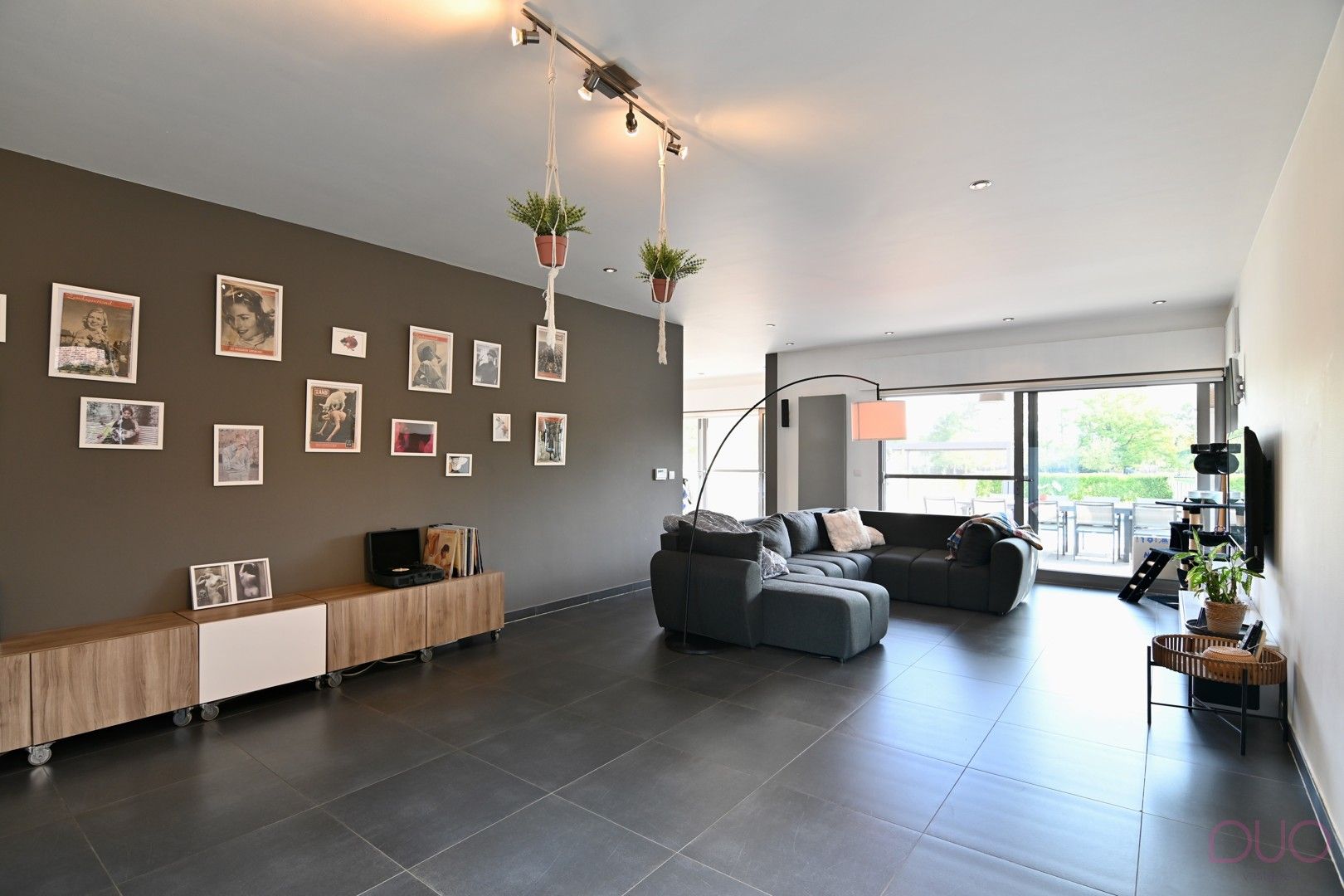 Knappe instapklare villawoning met vijf slaapkamers, verwarmd zwembad op 21a59ca foto 9