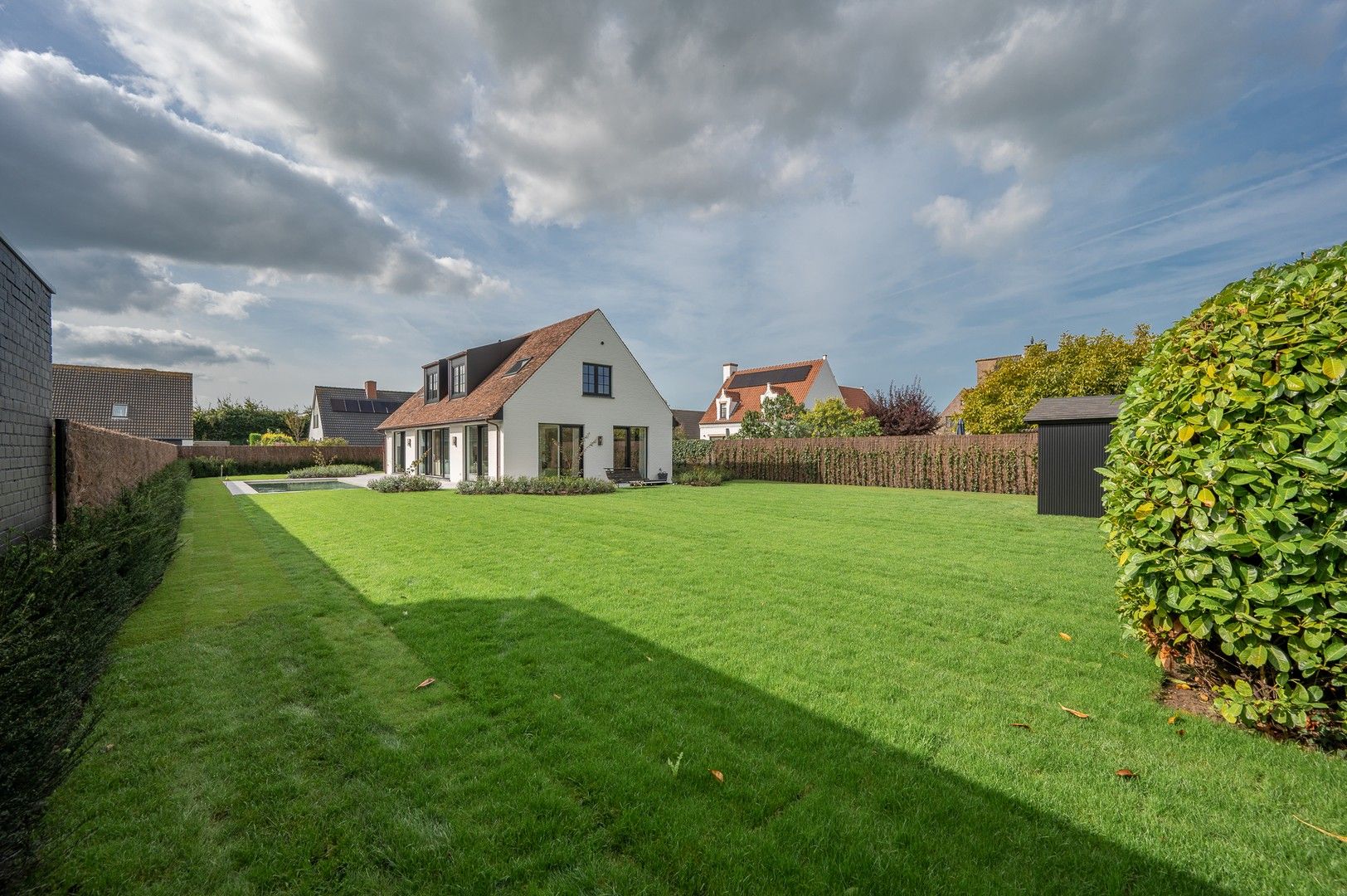 Gerenoveerde , alleenstaande villa met zwembad, op een boogscheut van het centrum van Knokke. foto 6