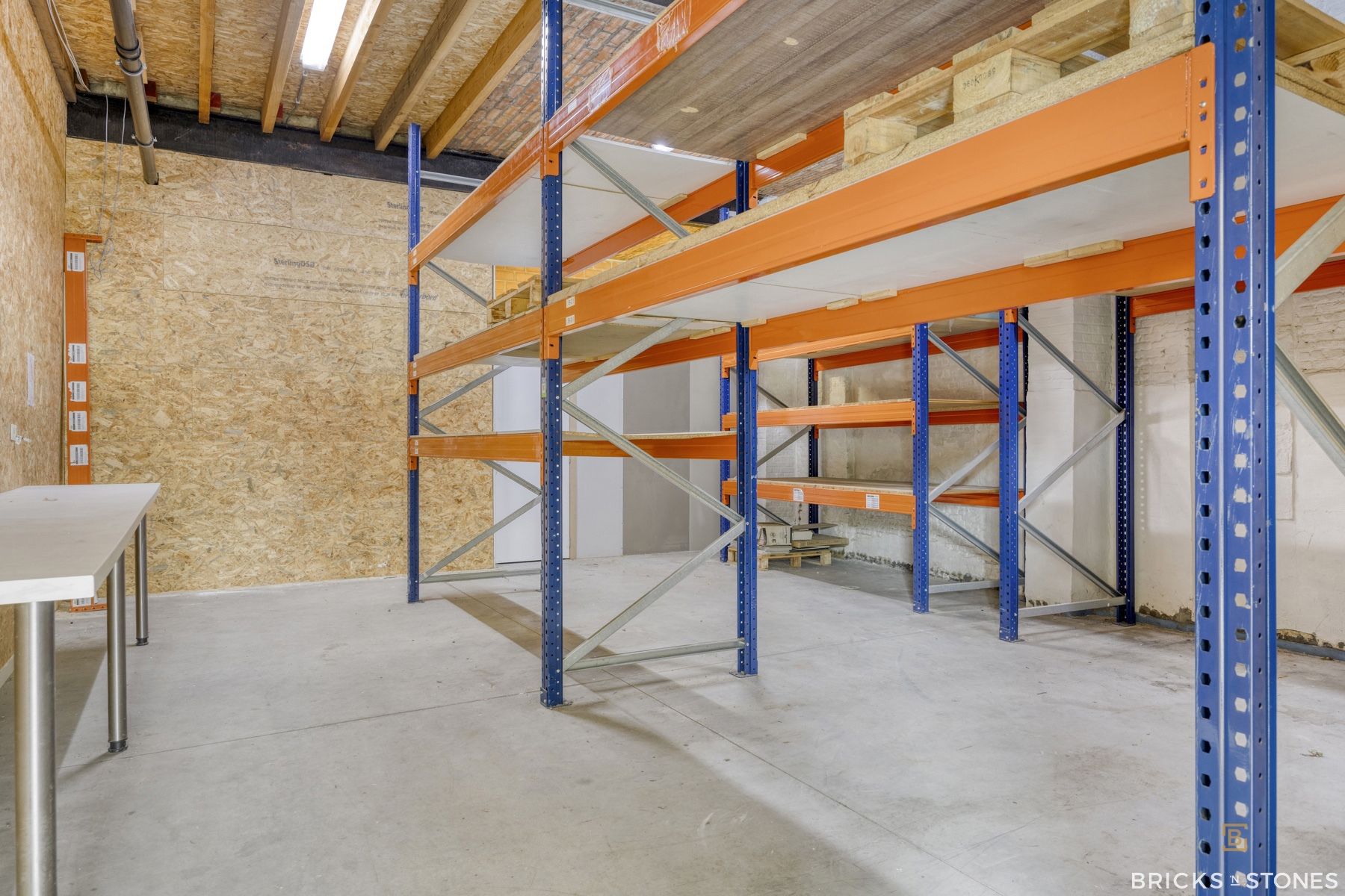 Instapklare woning met riante handelsruimte! foto 19