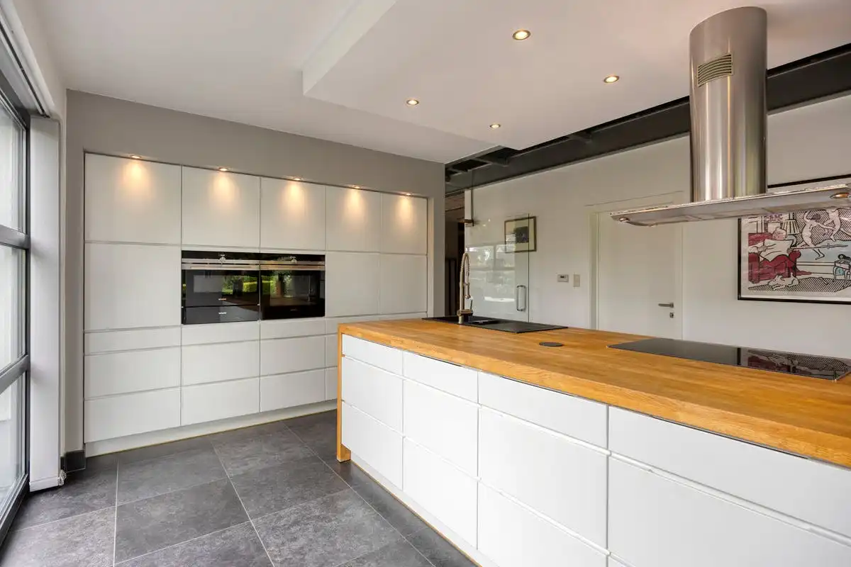 Karaktervolle viergevel woning op 24 are in Grimbergen – wonen en werken op toplocatie foto 13