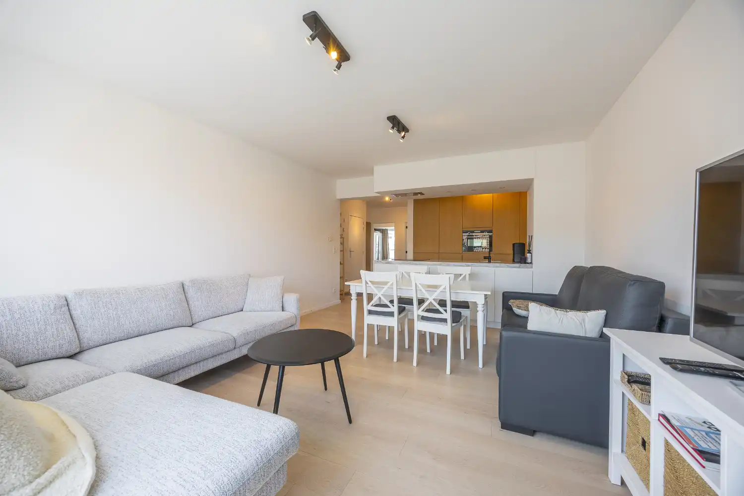 Gerenoveerd appartement in hartje Oostende foto 3