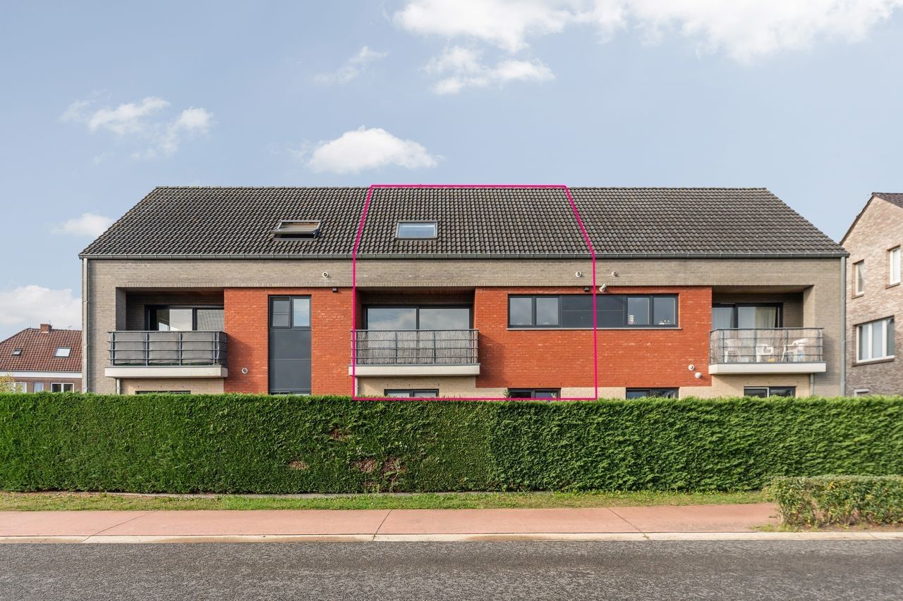 Energiezuinig appartement met 2 slpks, berging en garage op wandelafstand van centrum-Zonhoven! foto {{pictureIndex}}