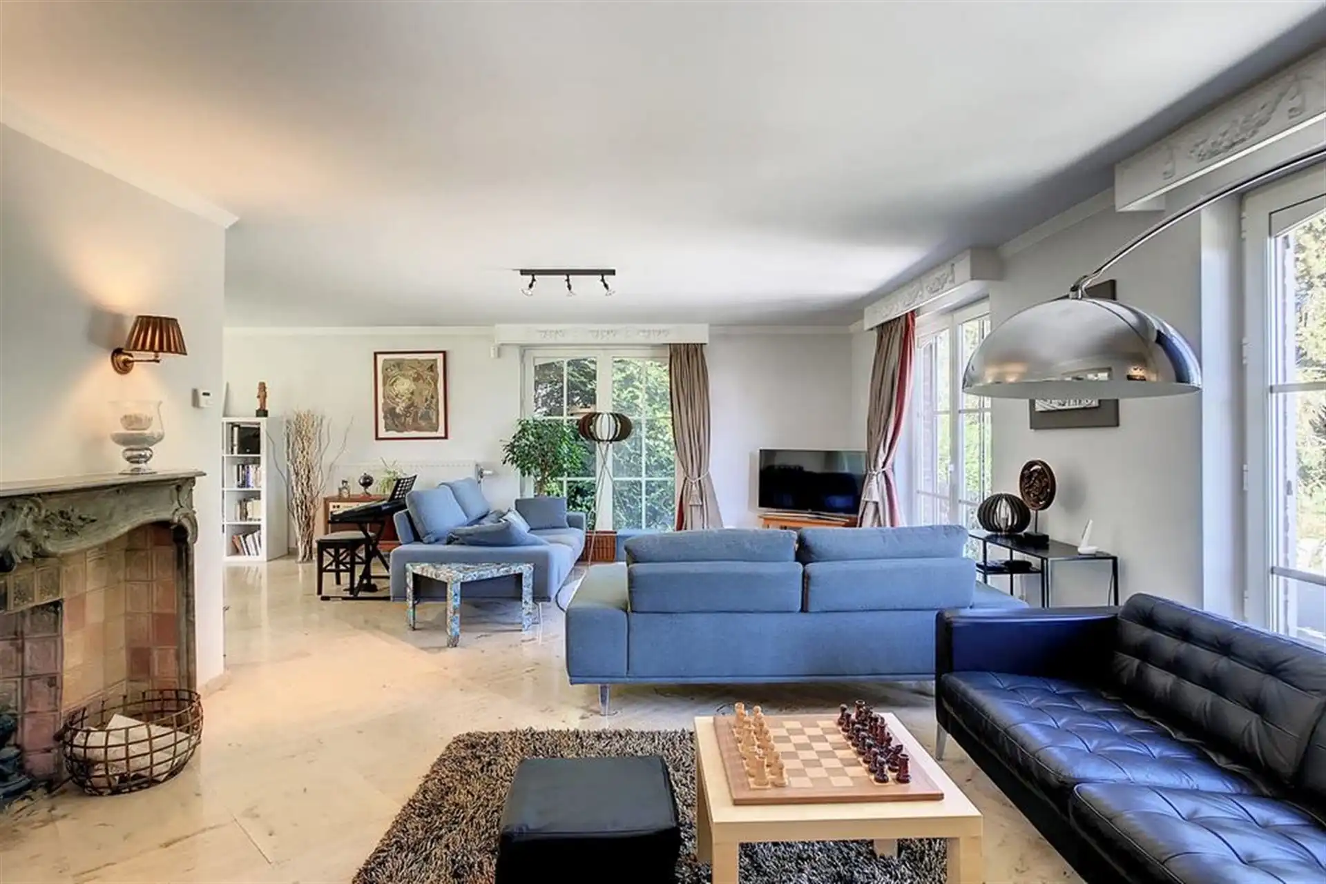 Charmante villa in residentiële omgeving met prachtig aangelegde tuin foto 3