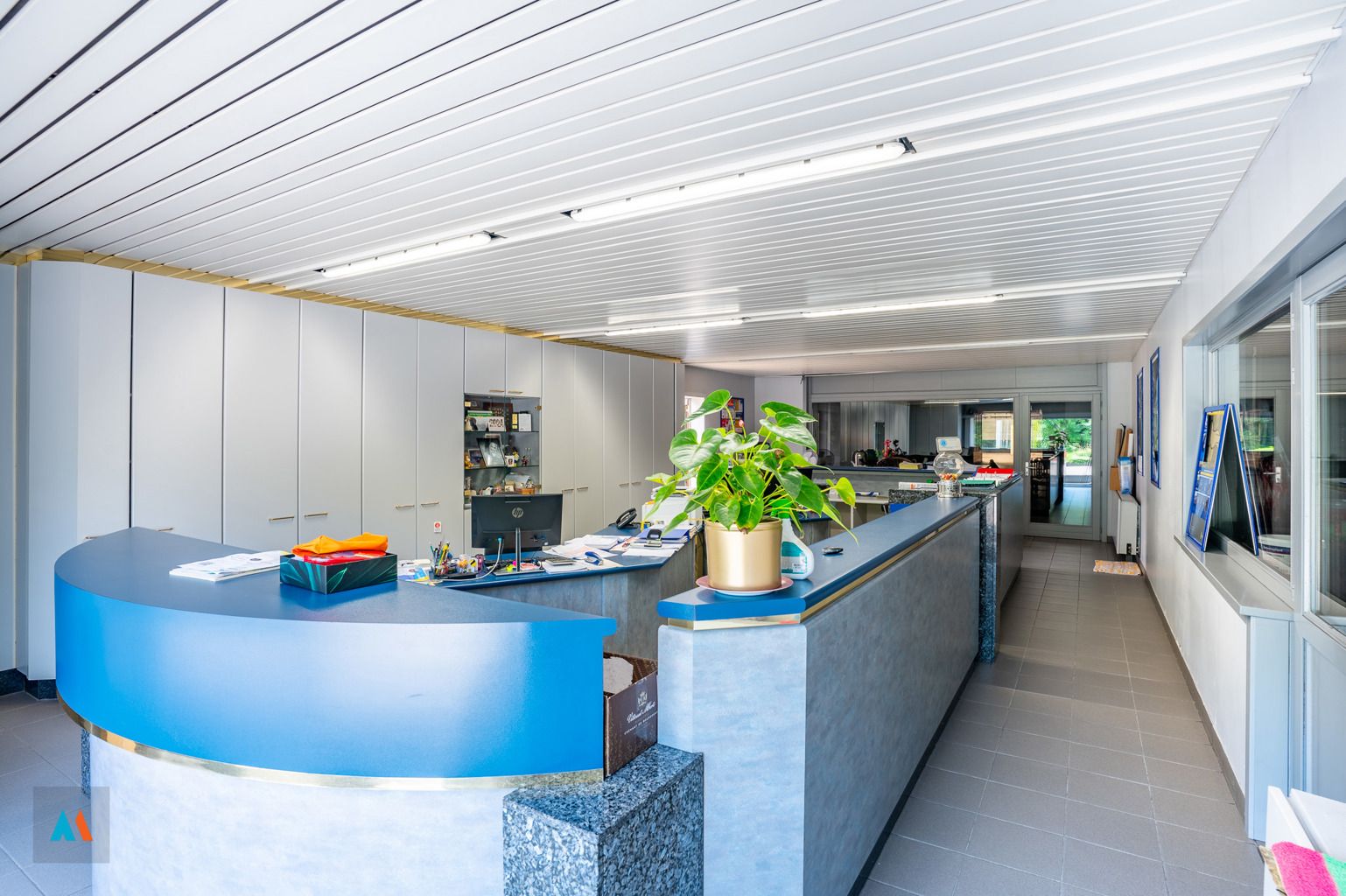 Garagebedrijf met woonst foto 9