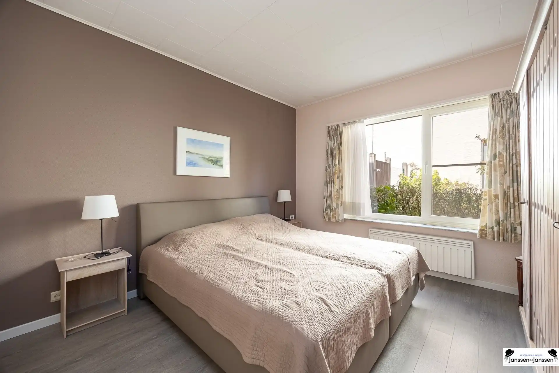 Verrassend ruime villa met ZW-gerichte tuin!  foto 14