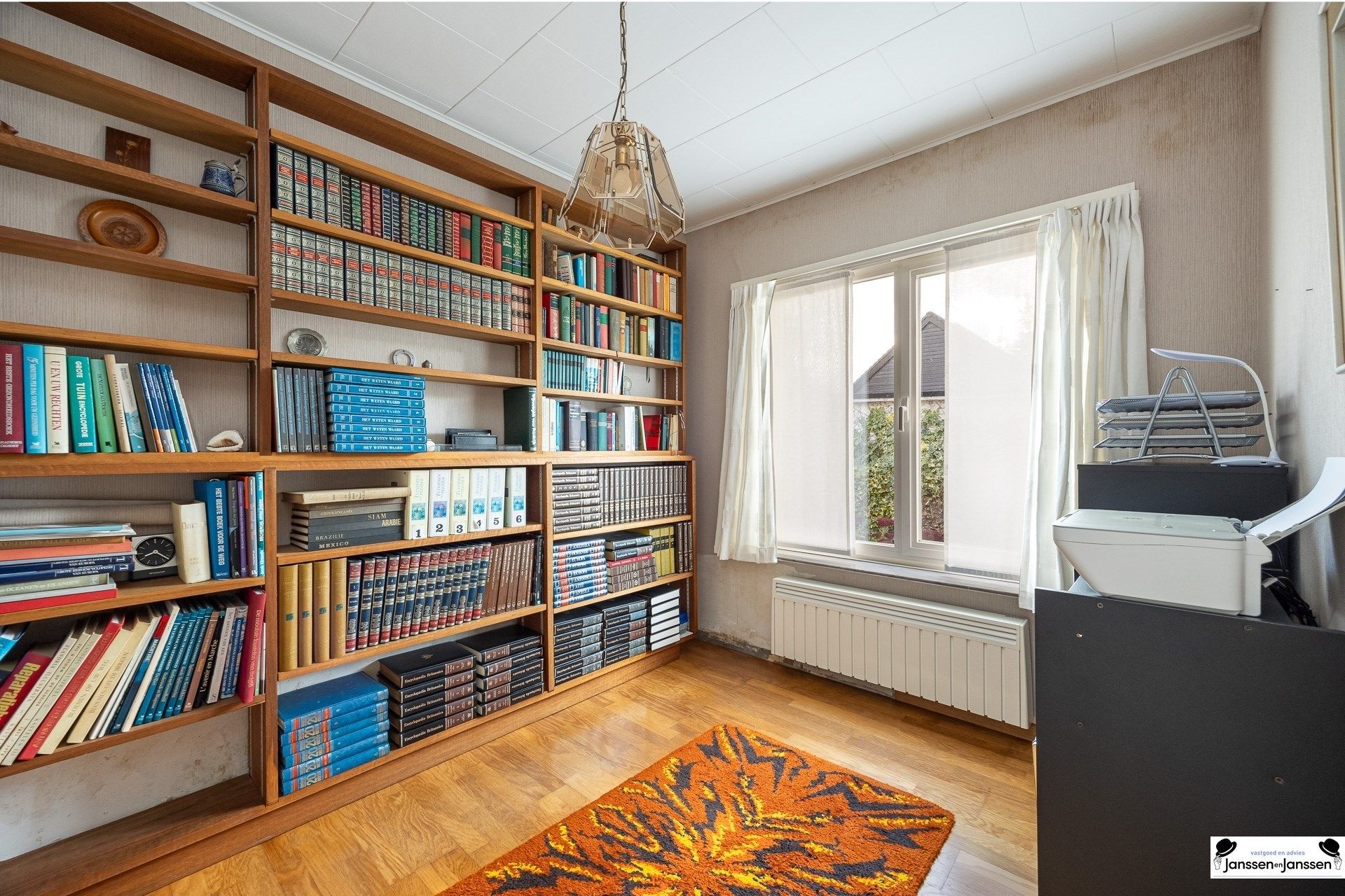 Verrassend ruime villa met ZW-gerichte tuin!  foto 14