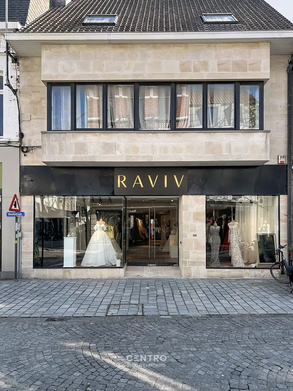 Handelspand met uitstraling (420 m² winkelruimte + extra stockruimte) te huur op topligging in OOSTSTRAAT, Roeselare. foto 5