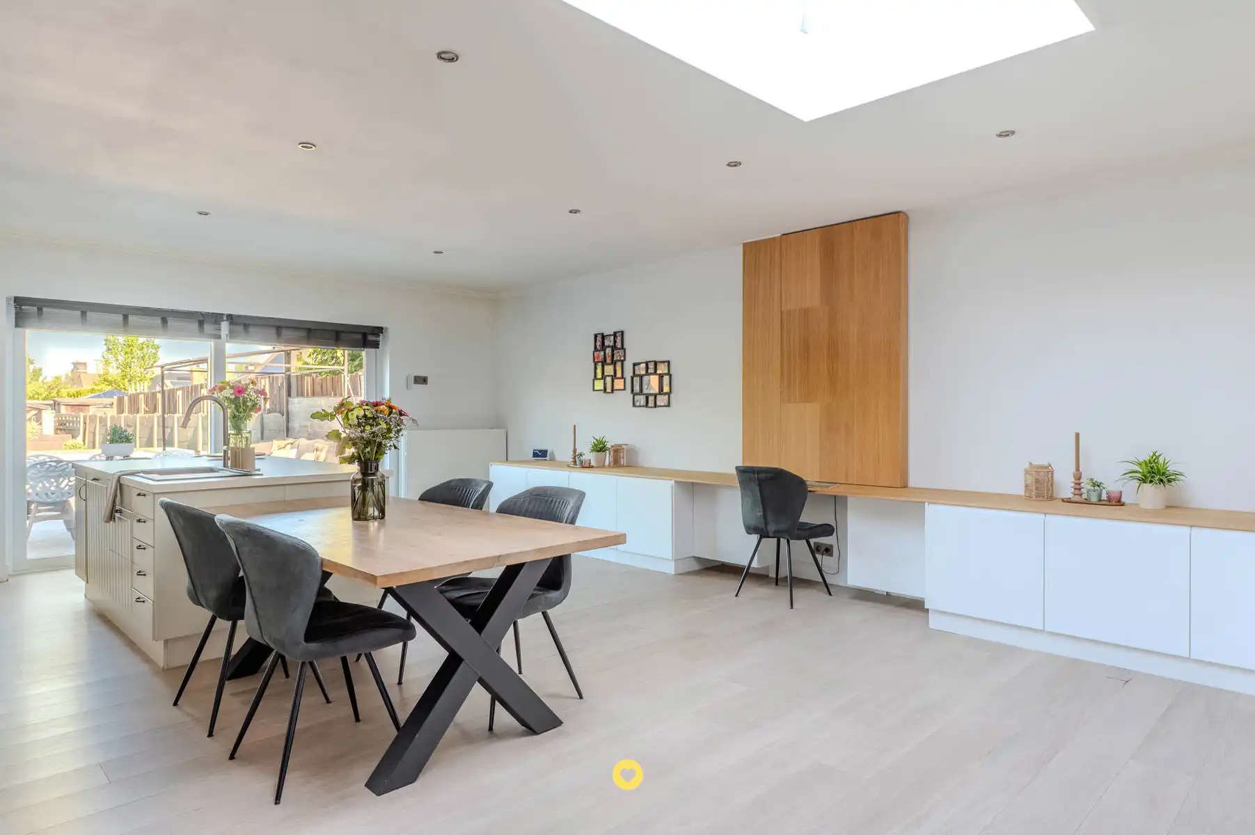 Gerenoveerde woning met 4 SLK's  en tuin met zwembad (EPC A) foto 4