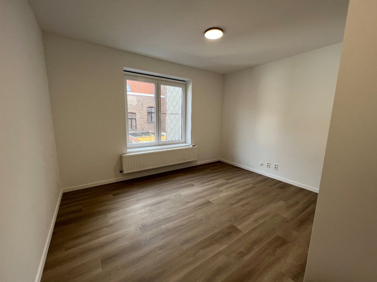 WONING MET 2 SLAAPKAMERS EN TERRAS IN CENTRUM foto 9