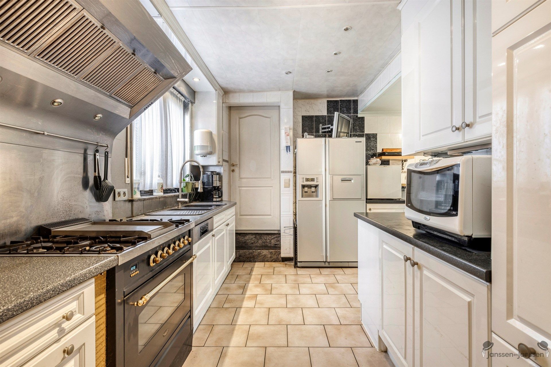 Hoofdfoto van de publicatie: Charmant duplex appartement met 2 garages vlakbij het bruisende centrum van Boom