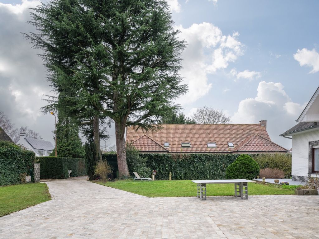 Villa tuin gelegen te Sint-Denijs-Westrem op een perceel van +/- 1.130m2 foto 2