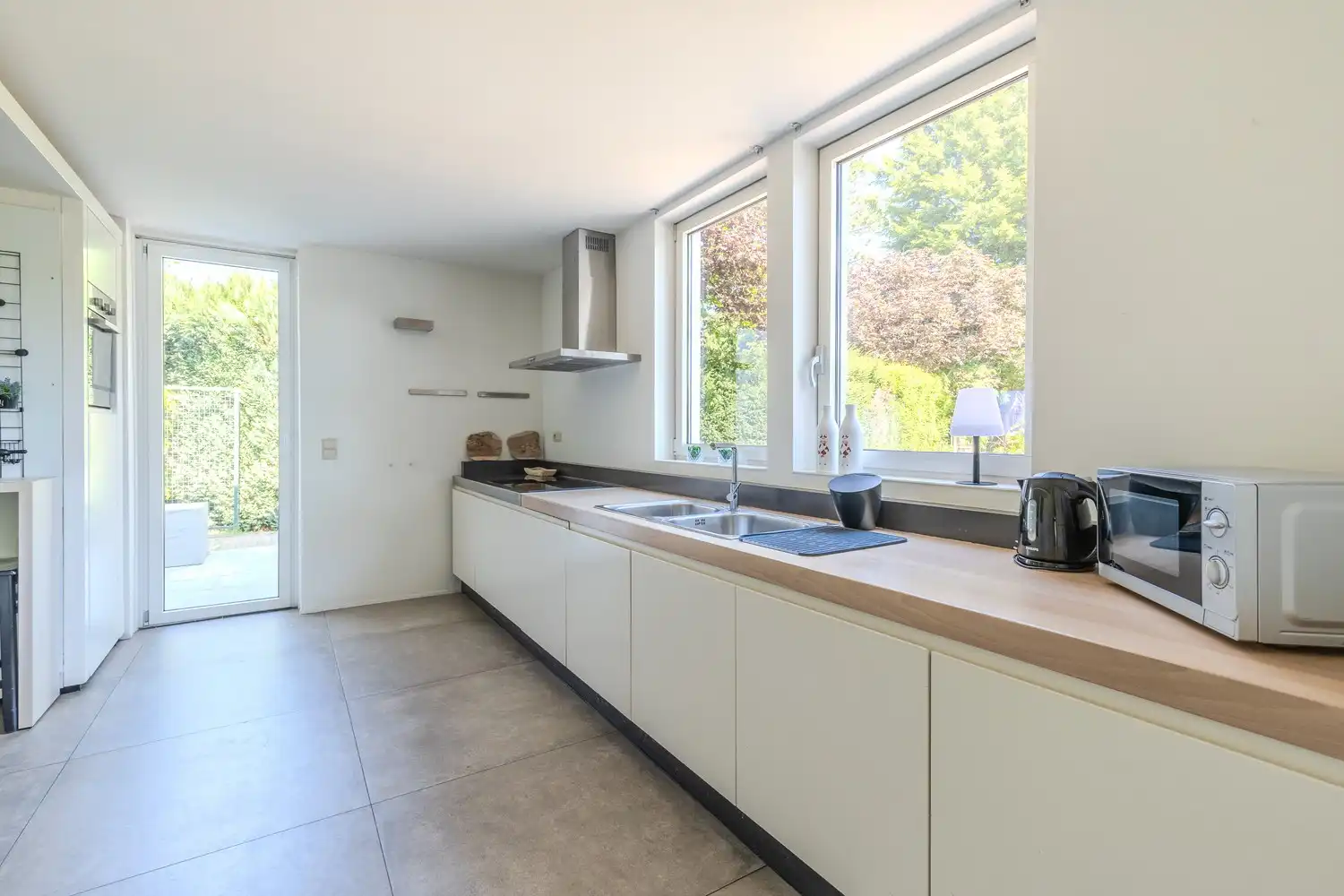 Moderne villa met ruime leefruimte, 4 slaapkamers en 2 badkamers op 13 are in gegeerde buurt Neerharen- Lanaken foto 12