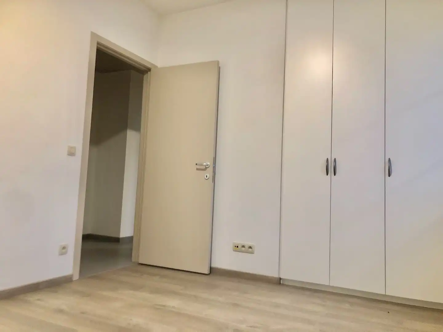 Luxueus en gelijkvloers wonen met drie kamers, groot terras,... foto 17