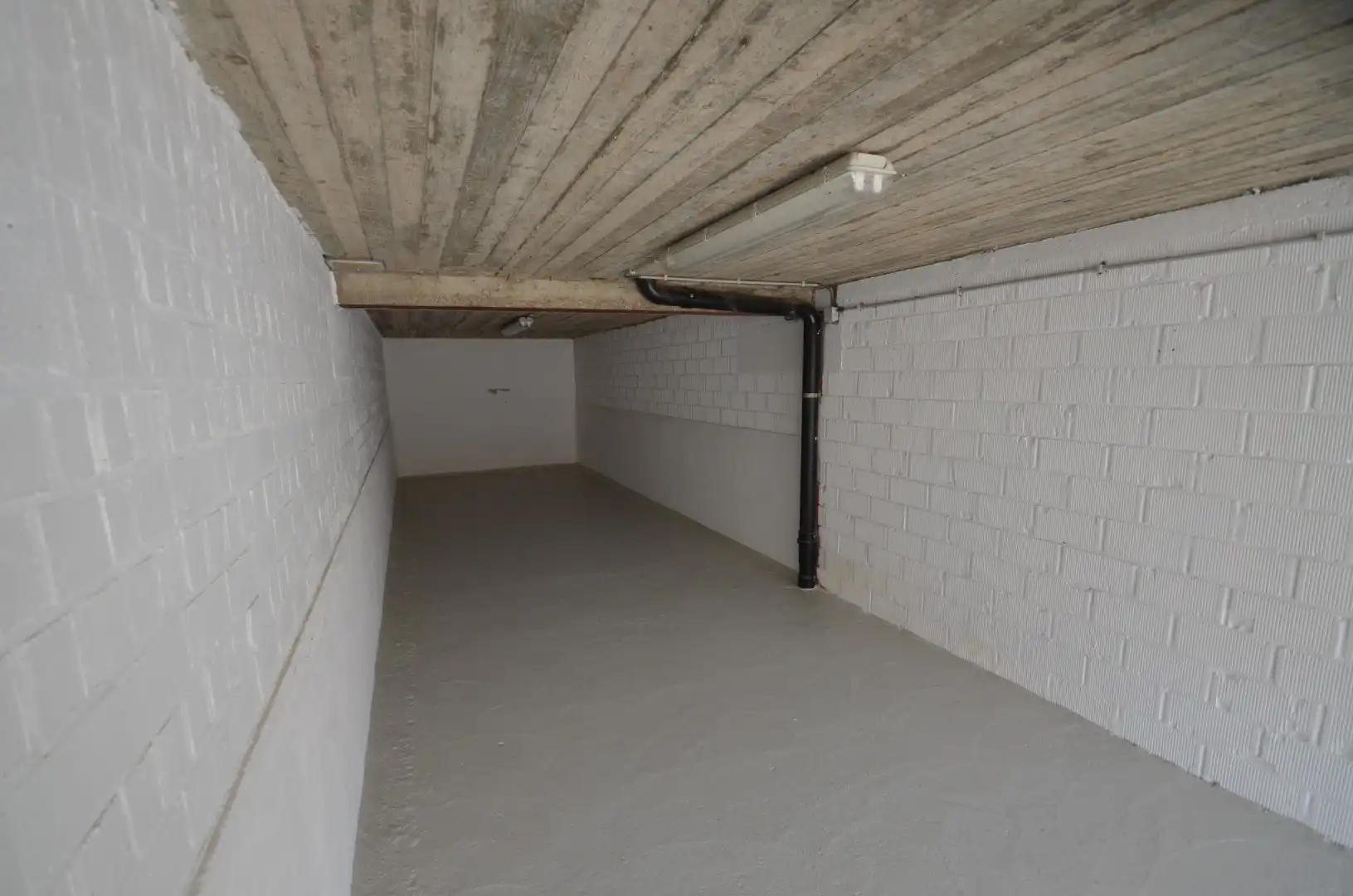 Vlot bereikbare ruime garagebox foto 4