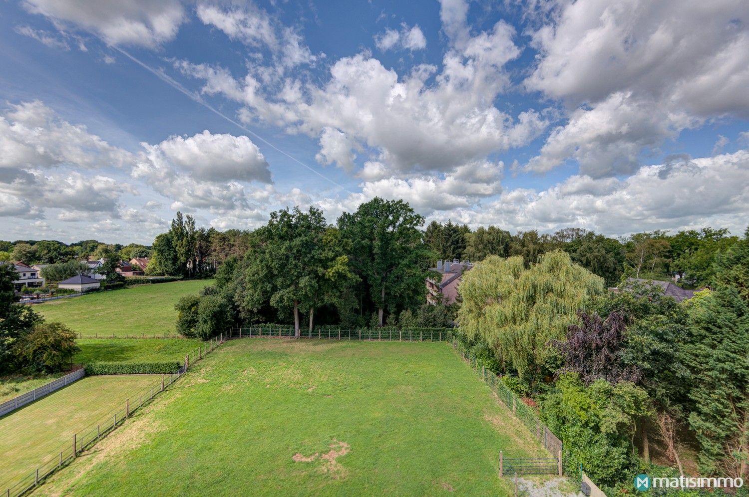 RUIM APPARTEMENT MET 3 SLAAPKAMERS, 2 TERRASSEN EN AUTOSTAANPLAATS TE LANAKEN foto 21