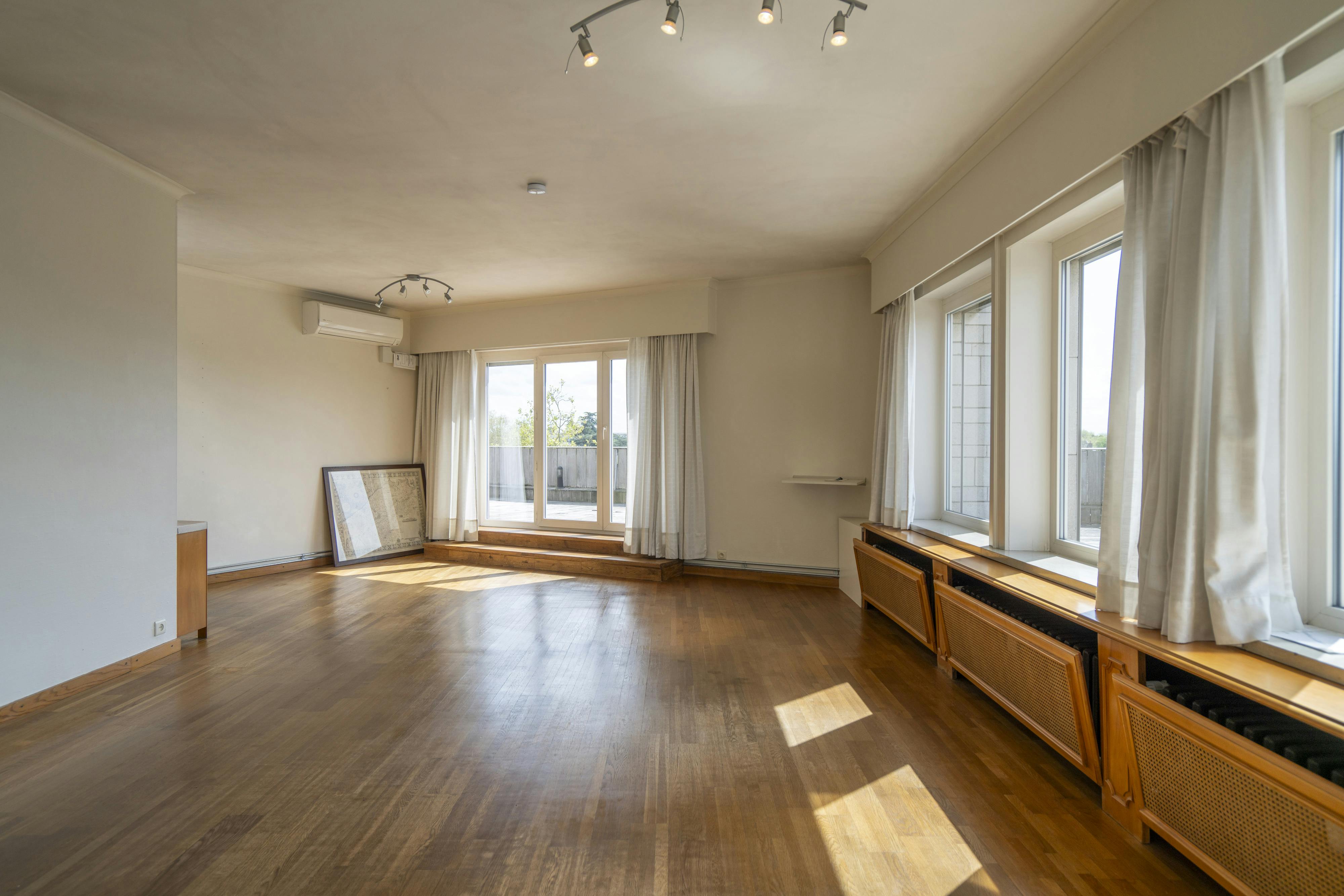 Penthouse (147m²) te koop in hartje Kortrijk! foto 3