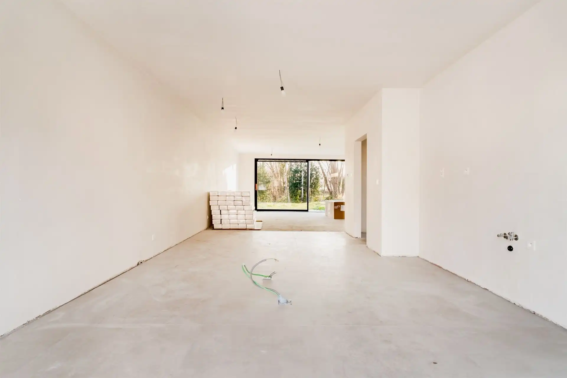 Halfopen nieuwbouwwoning met 4 slpkms en grote zuidgerichte tuin foto 3